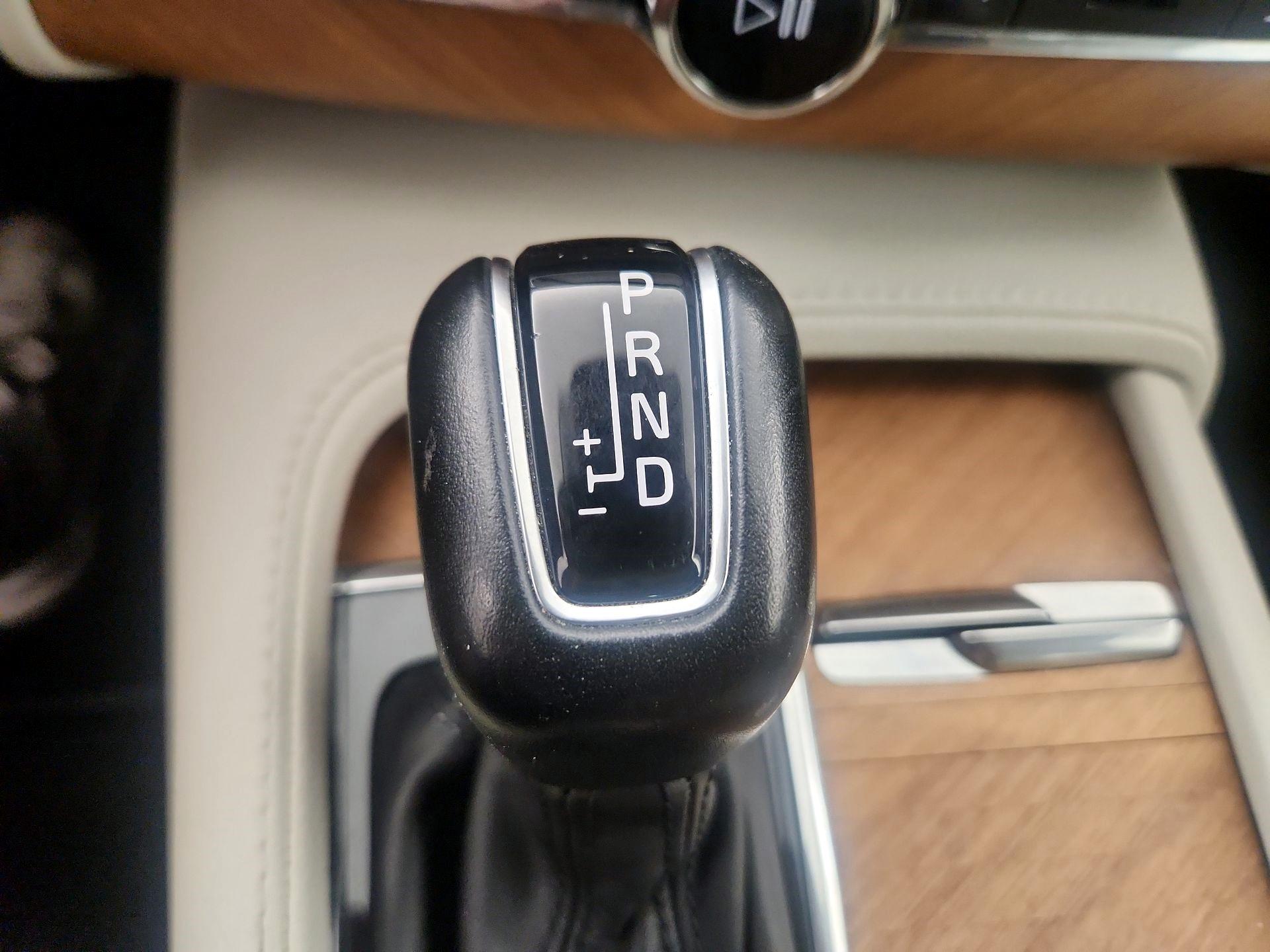 Thumbnail: 2022 Volvo XC90 - 17