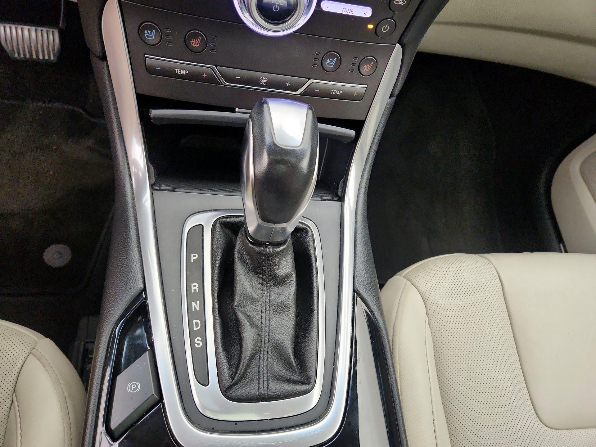 Thumbnail: 2017 Ford Edge - 18
