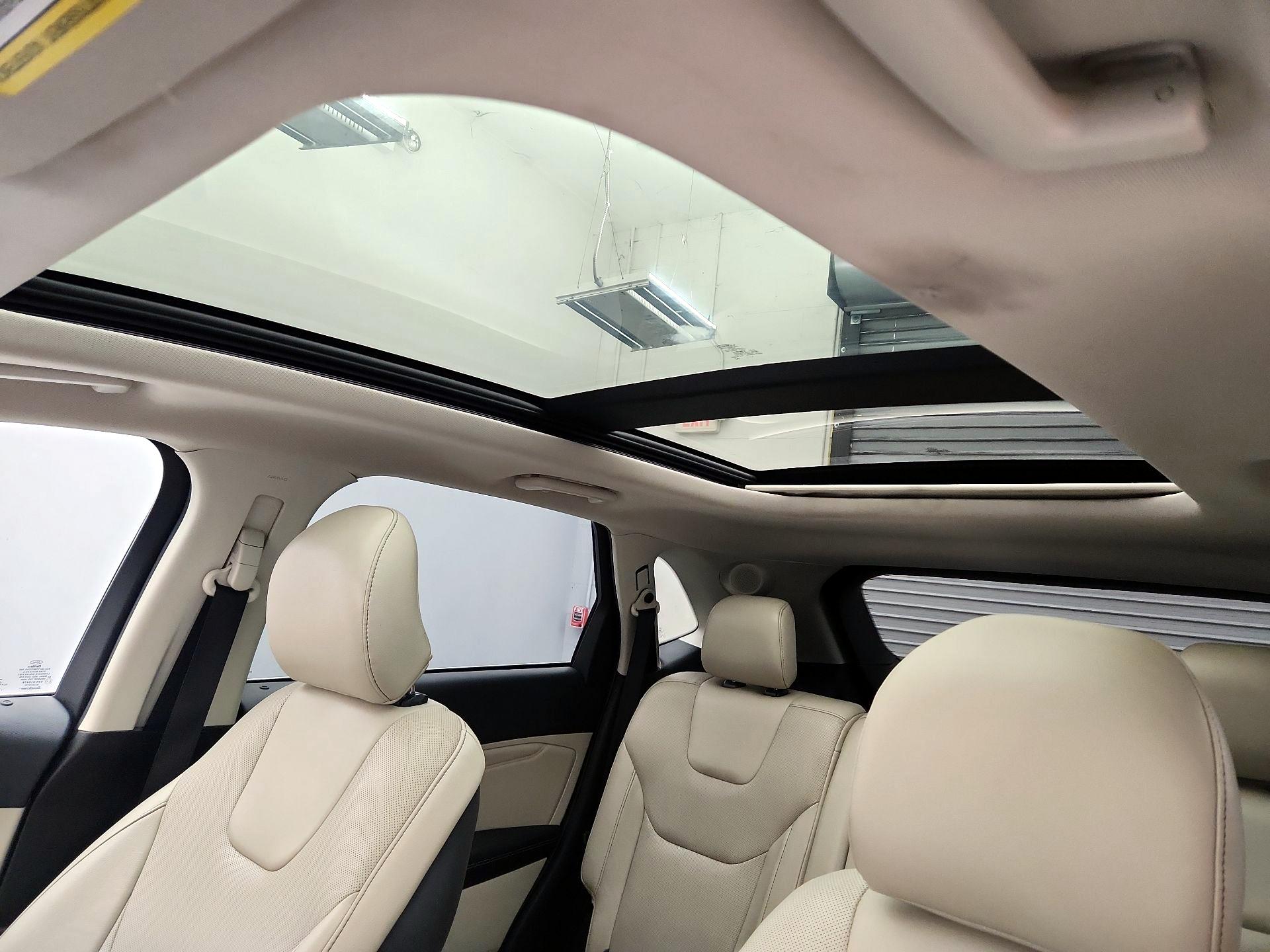 Thumbnail: 2017 Ford Edge - 20