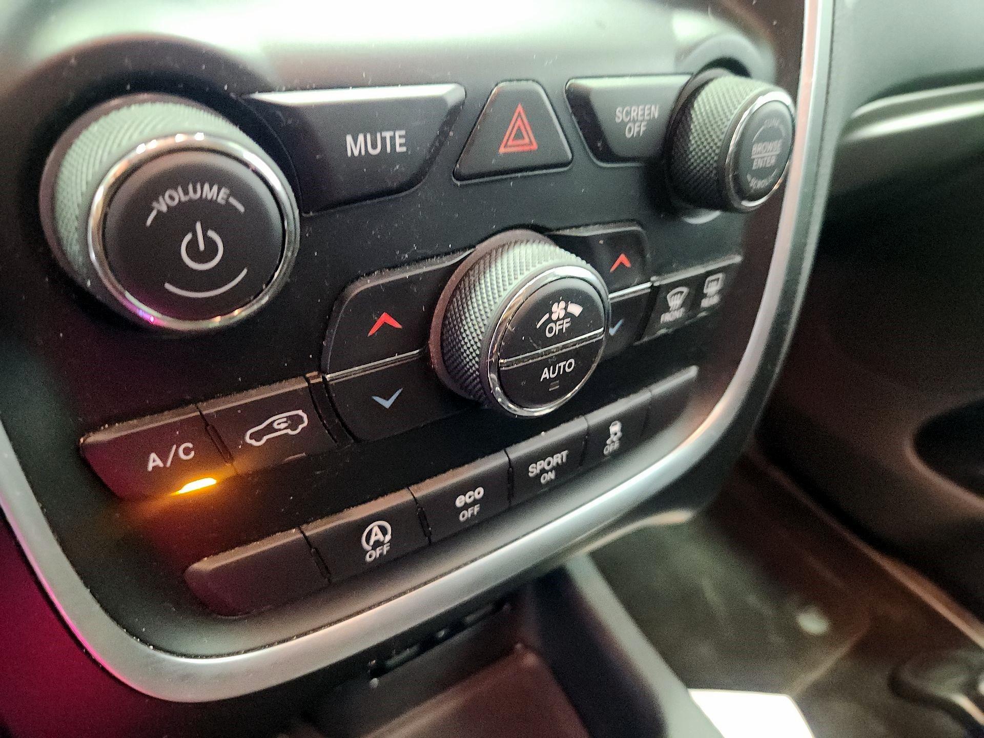 Thumbnail: 2020 Dodge Durango - 16