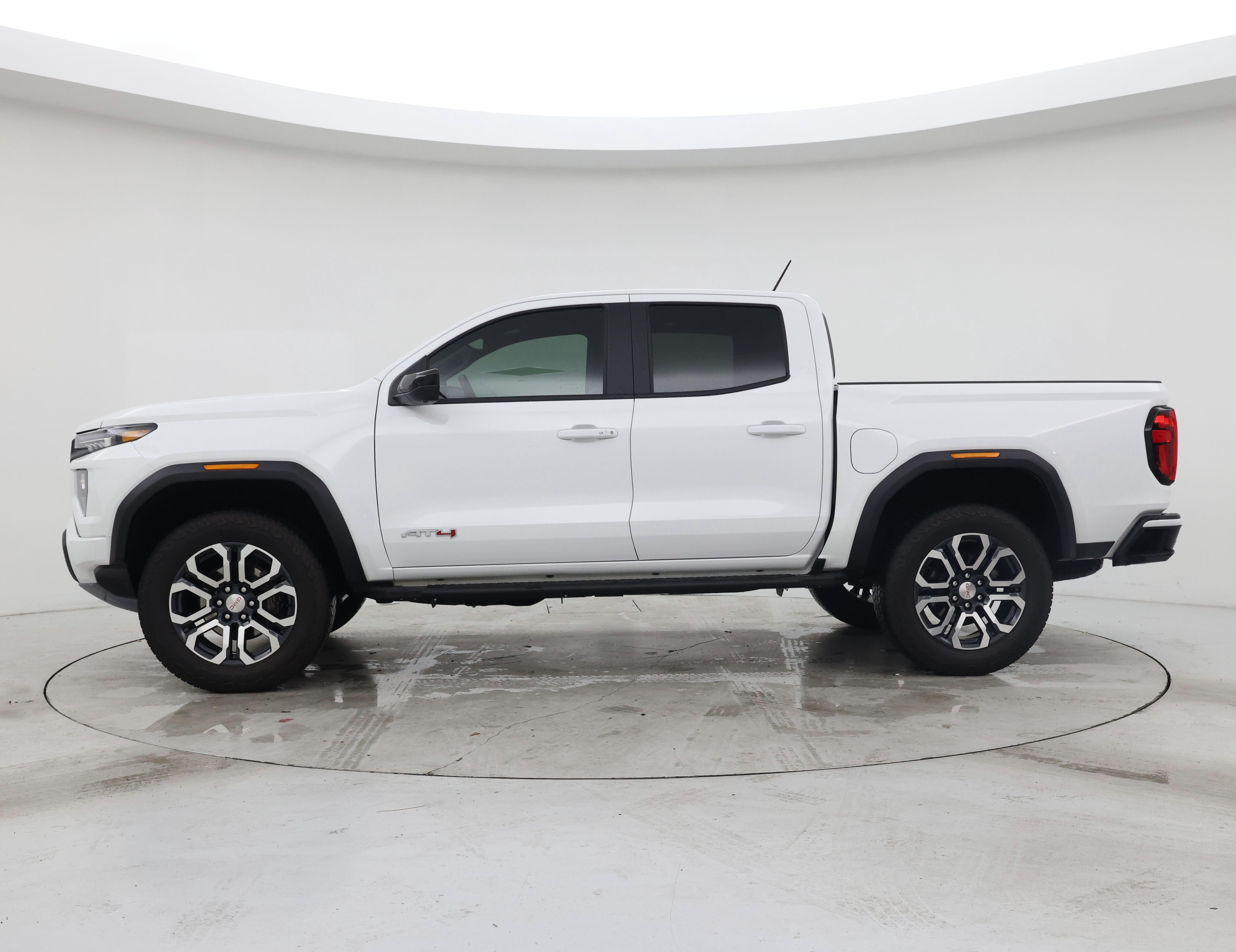 Thumbnail: 2024 GMC Canyon - 3