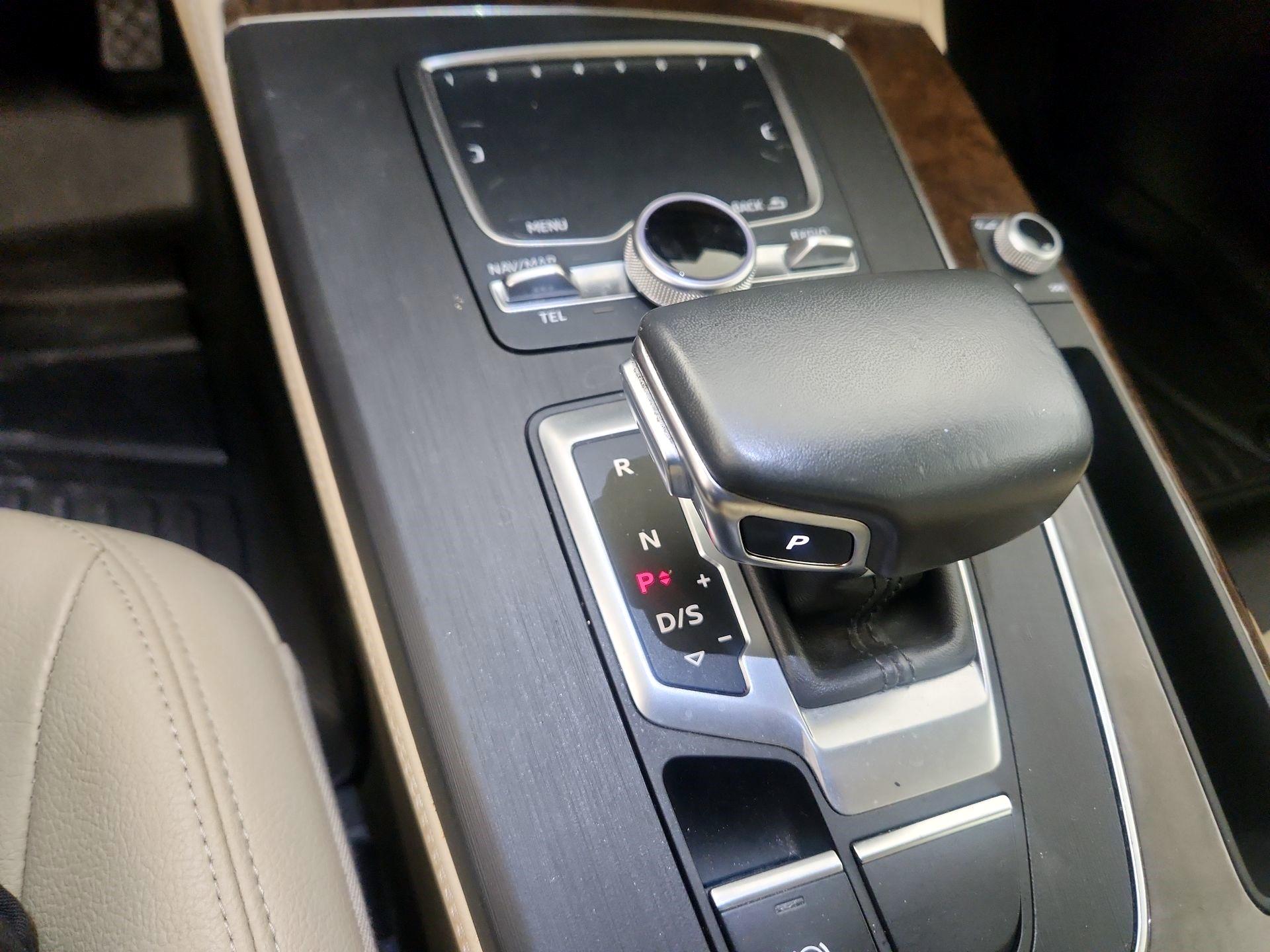 Thumbnail: 2020 Audi Q5 - 17