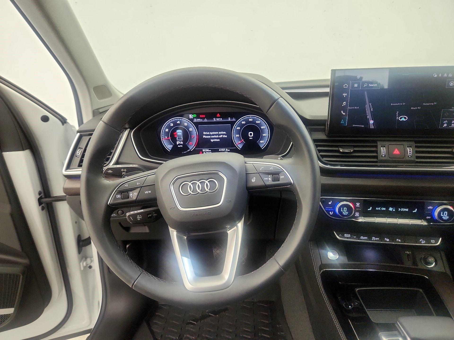 Thumbnail: 2023 Audi Q5 - 10