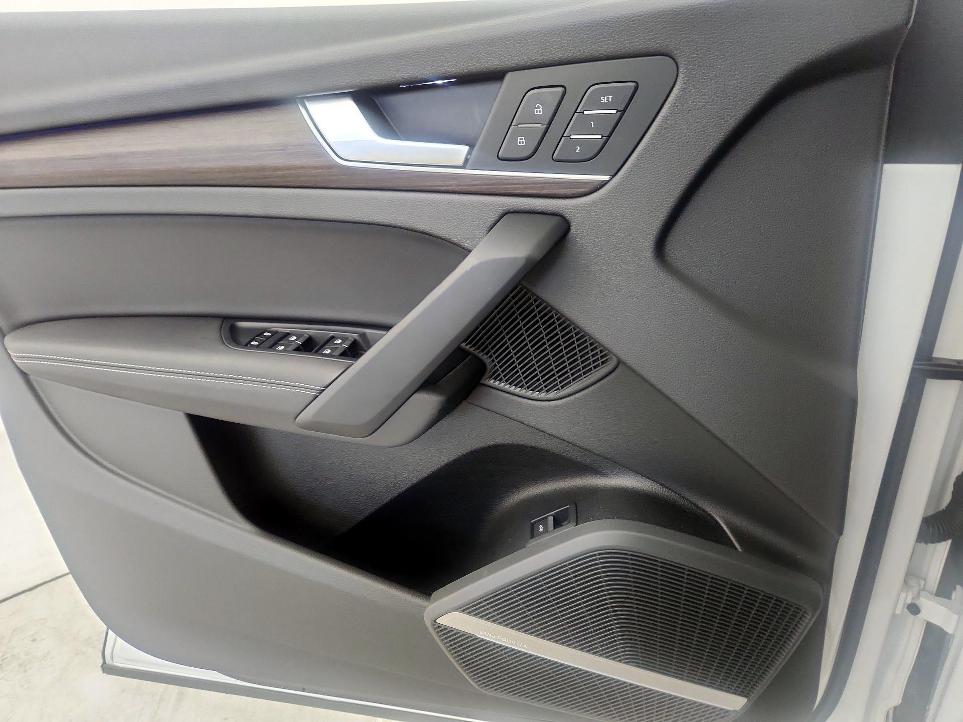 Thumbnail: 2023 Audi Q5 - 12