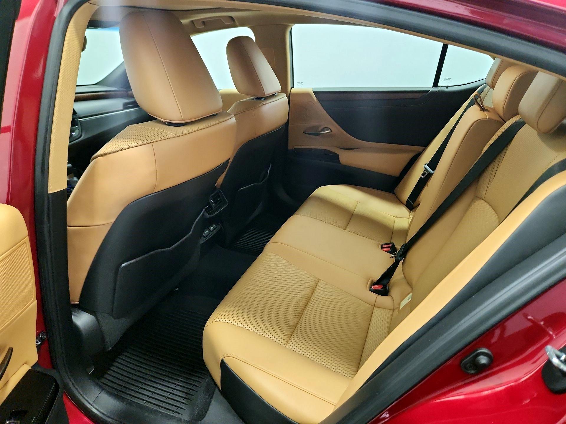 Thumbnail: 2022 Lexus ES - 18