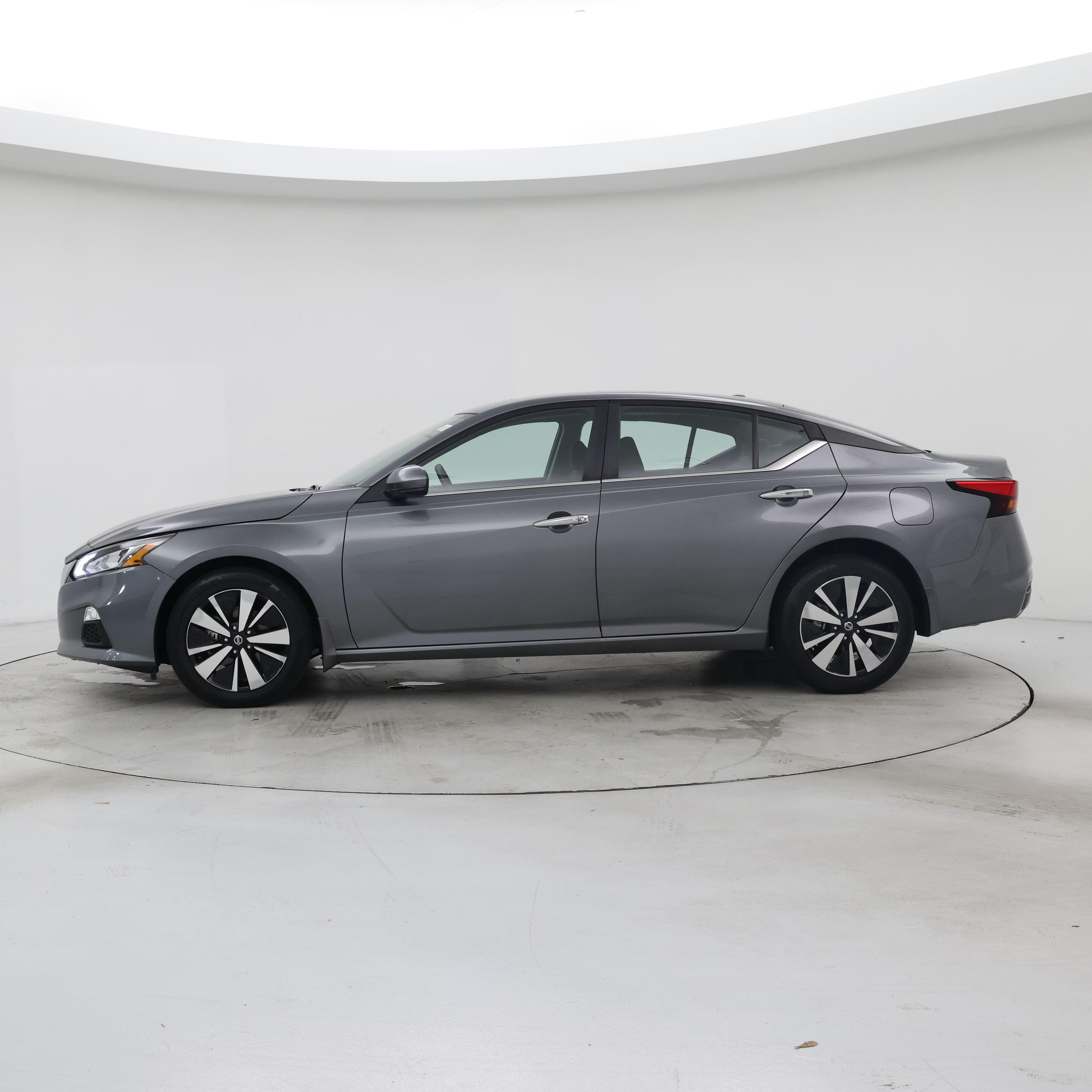Thumbnail: 2022 Nissan Altima - 3