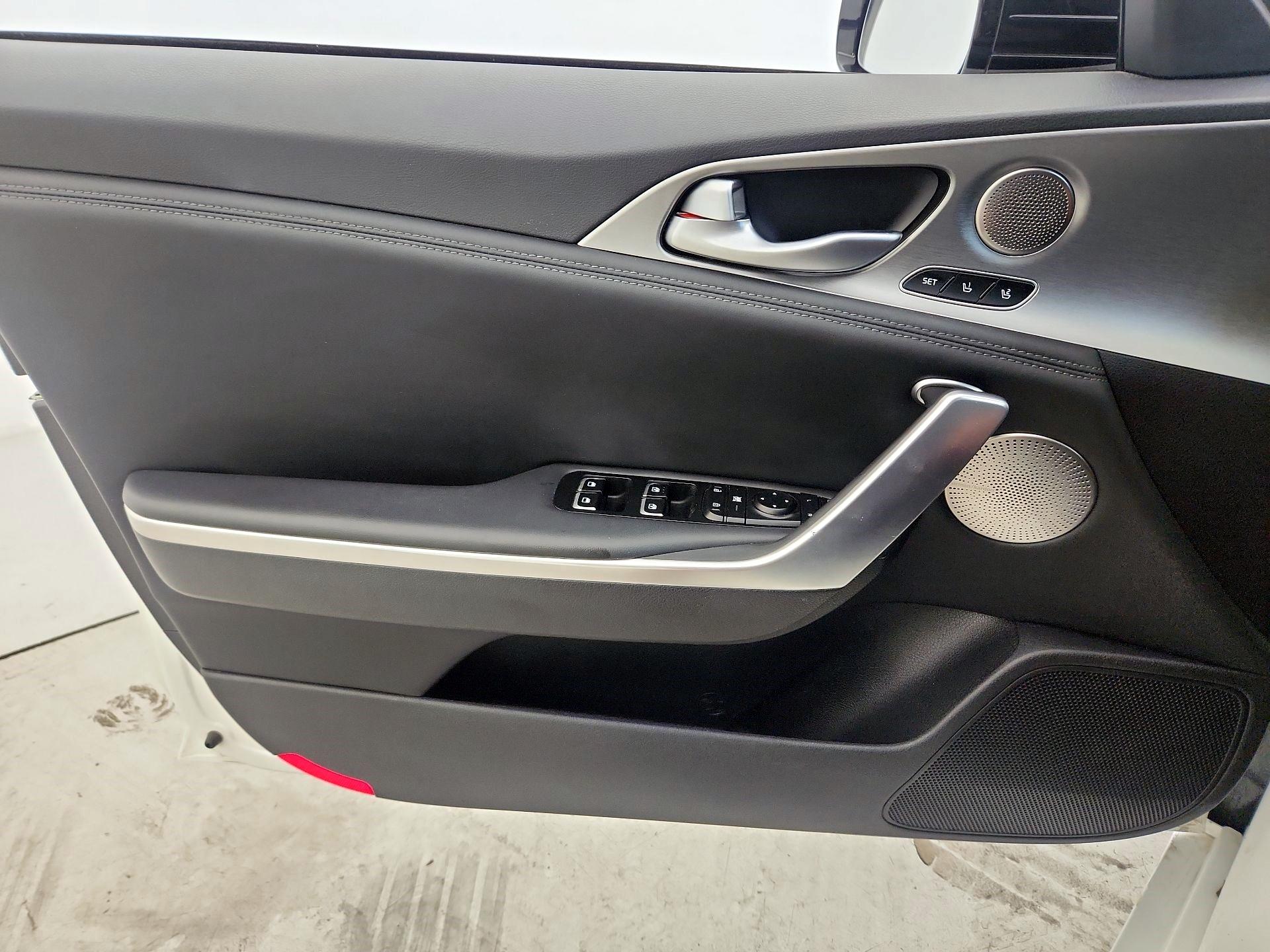 Thumbnail: 2019 Kia Stinger - 12