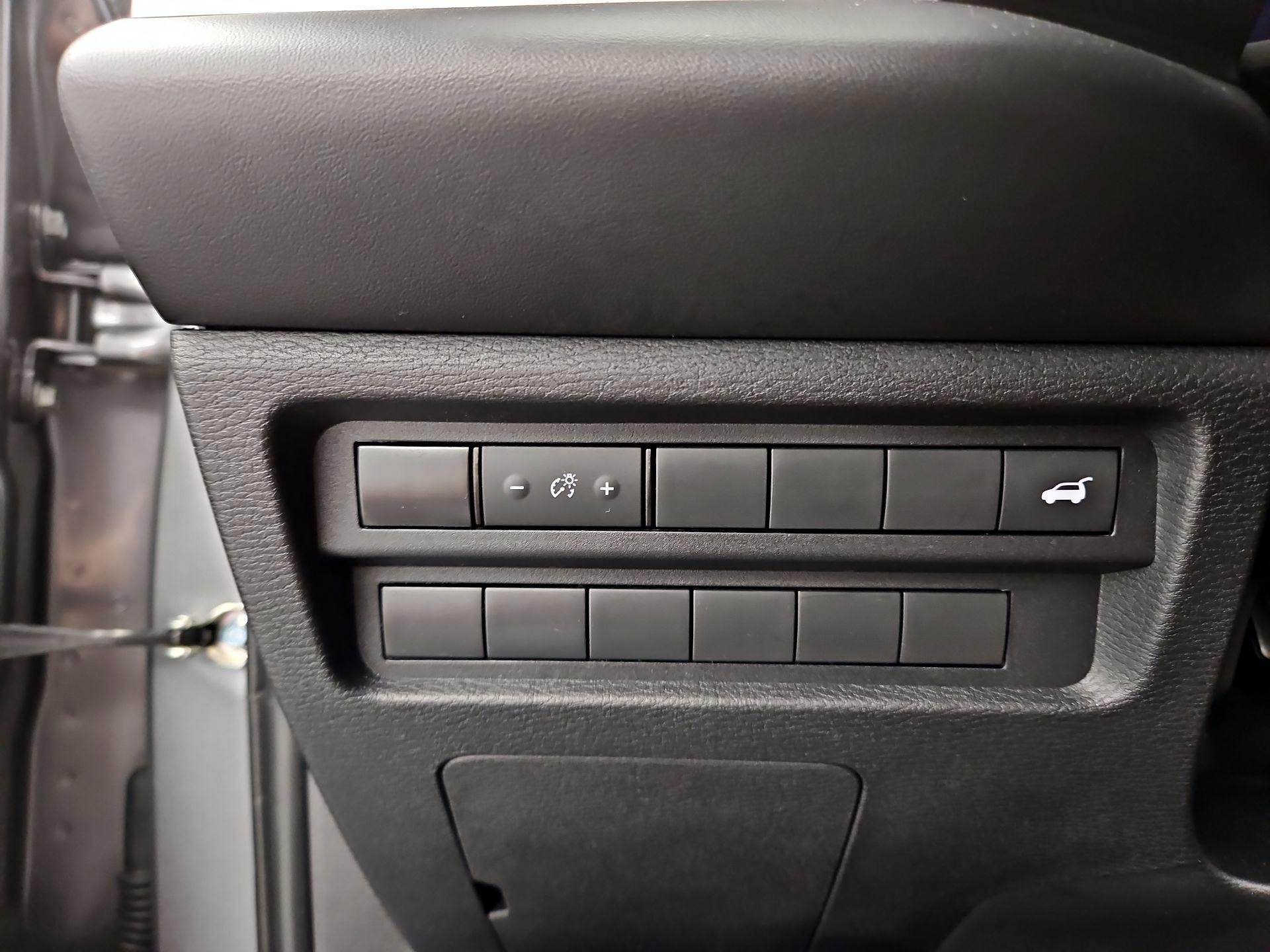 Thumbnail: 2023 Mitsubishi Outlander - 13