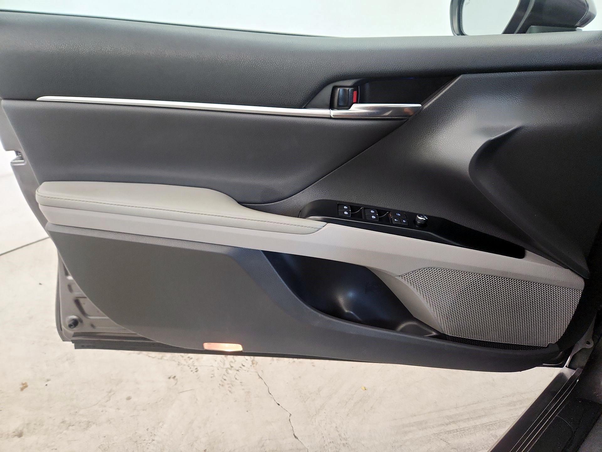 Thumbnail: 2020 Toyota Camry - 12