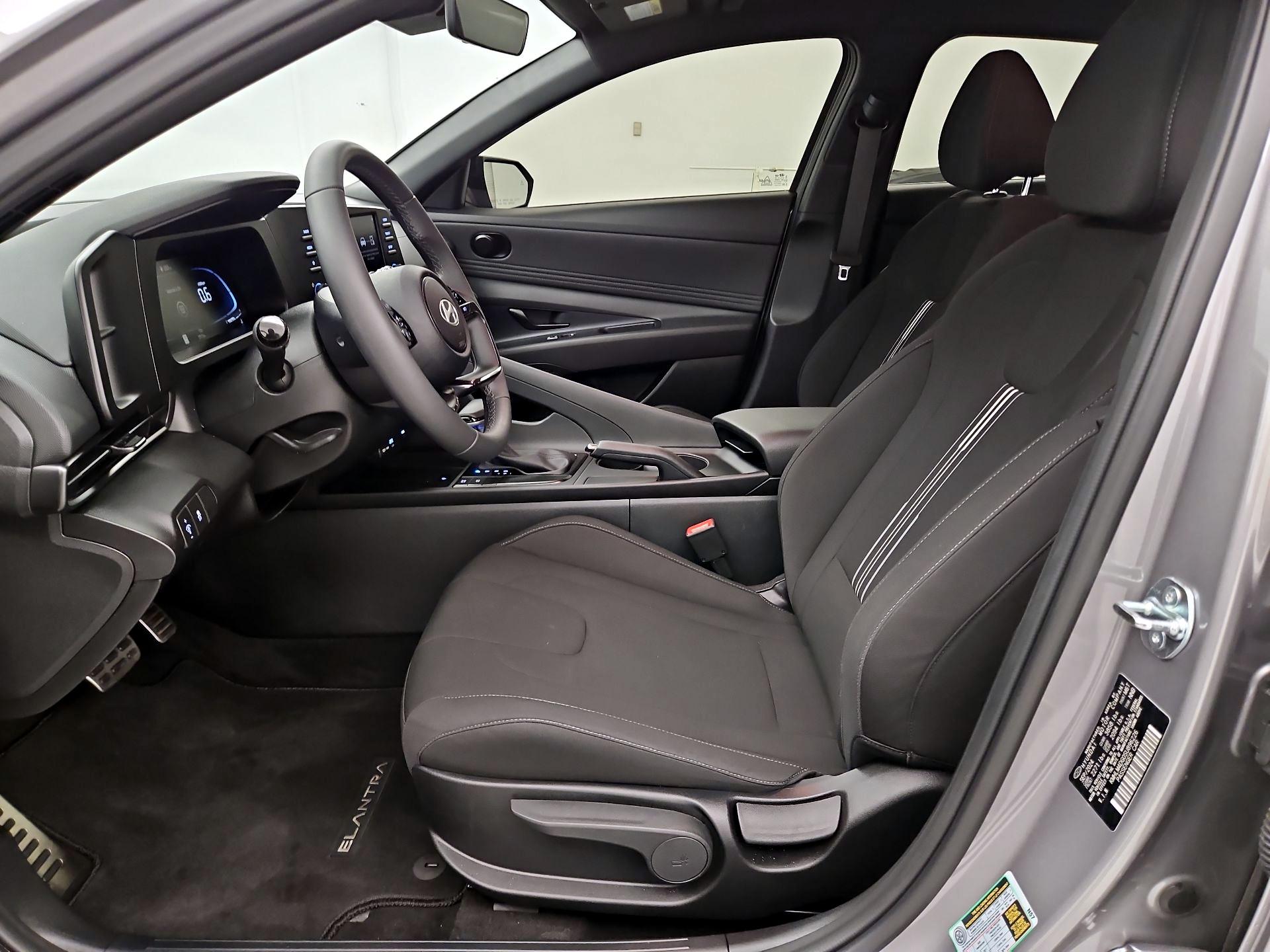 Thumbnail: 2025 Hyundai Elantra - 11