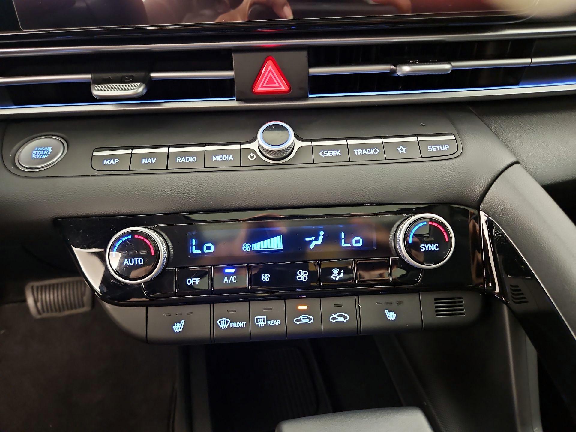 Thumbnail: 2024 Hyundai Elantra - 17