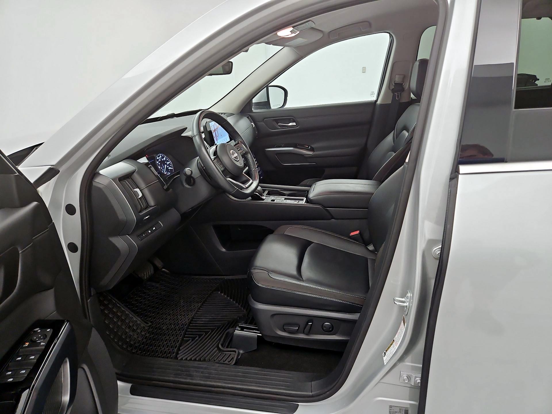 Thumbnail: 2023 Nissan Pathfinder - 11