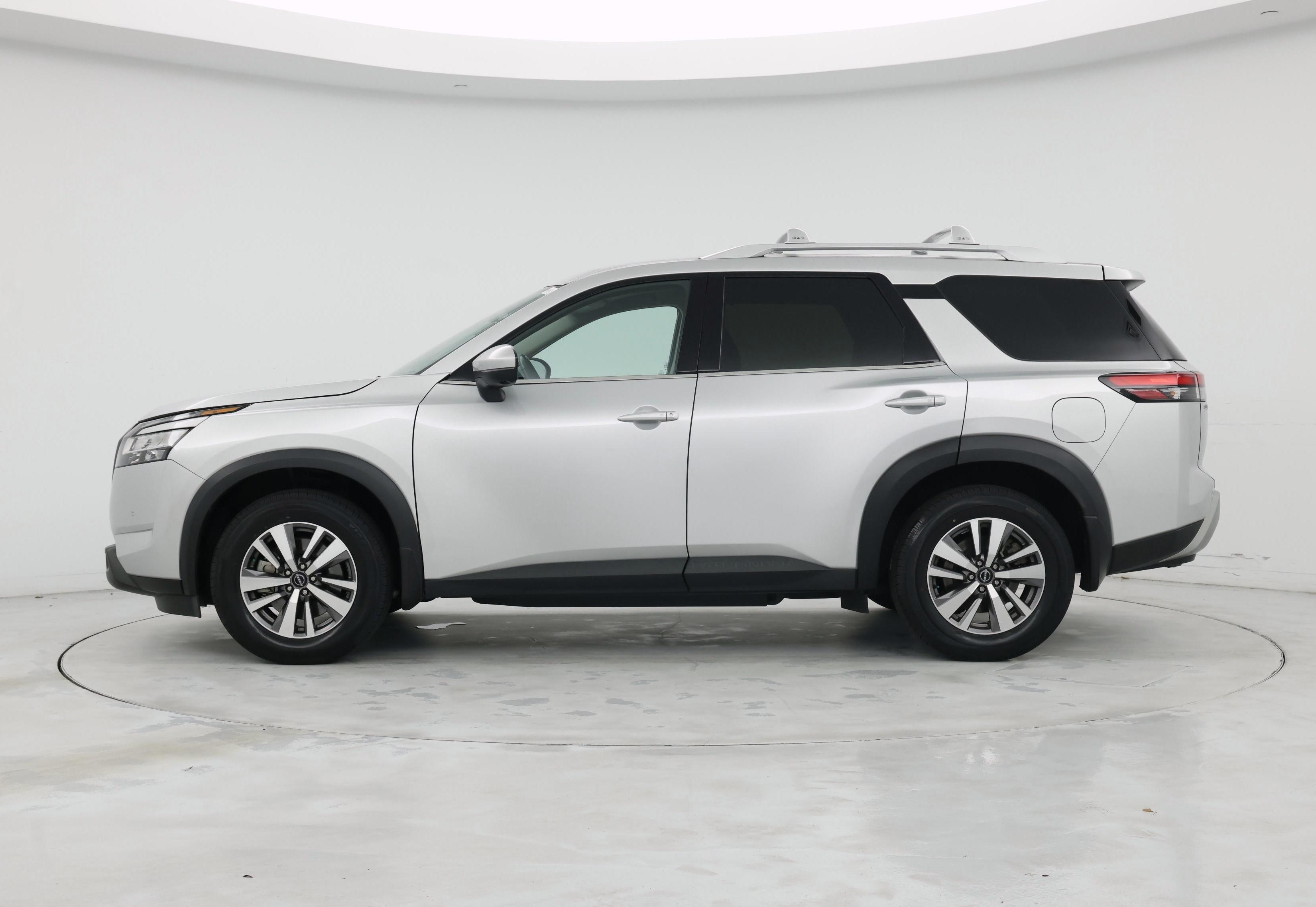 Thumbnail: 2023 Nissan Pathfinder - 3