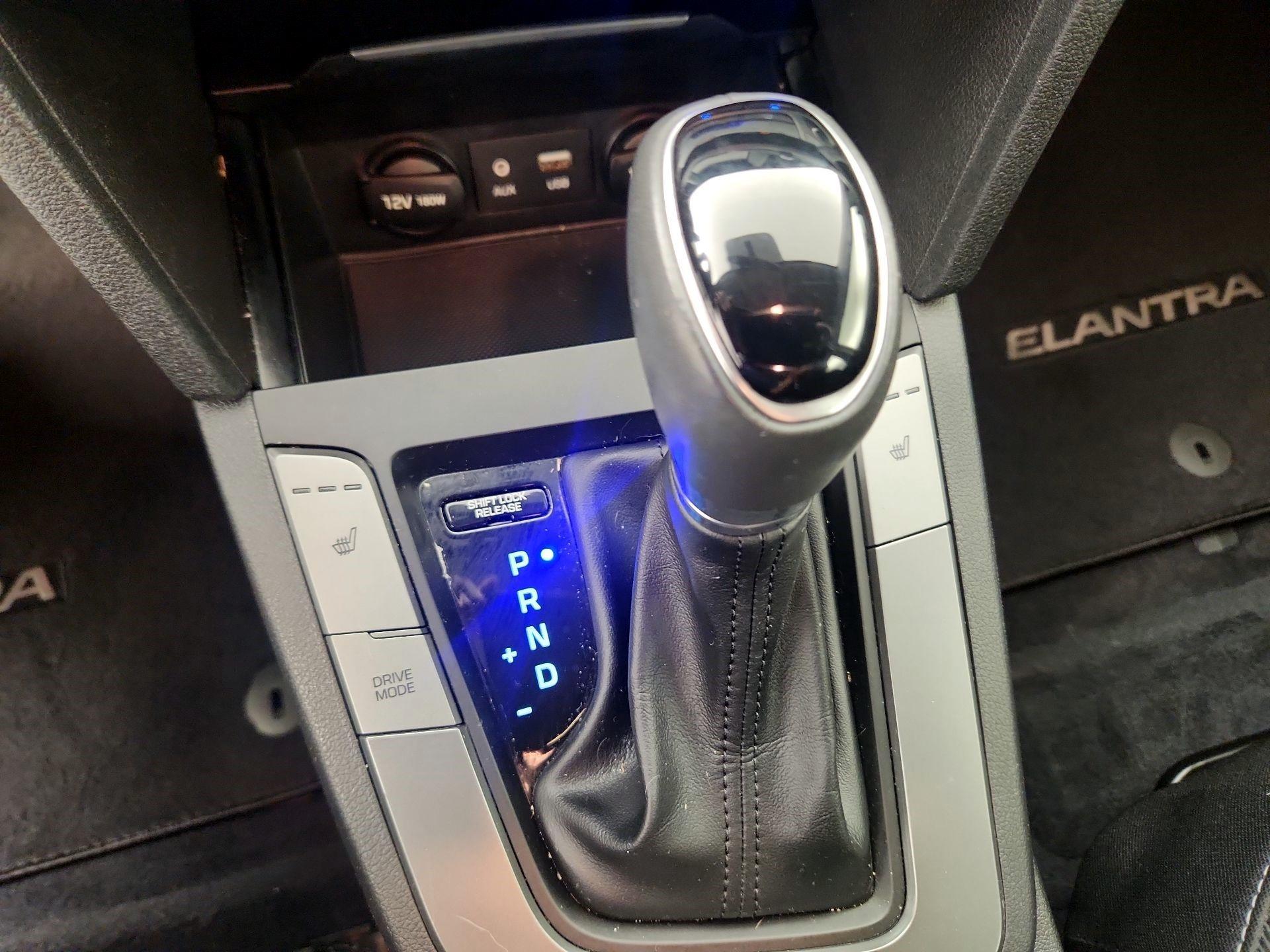 Thumbnail: 2018 Hyundai Elantra - 17