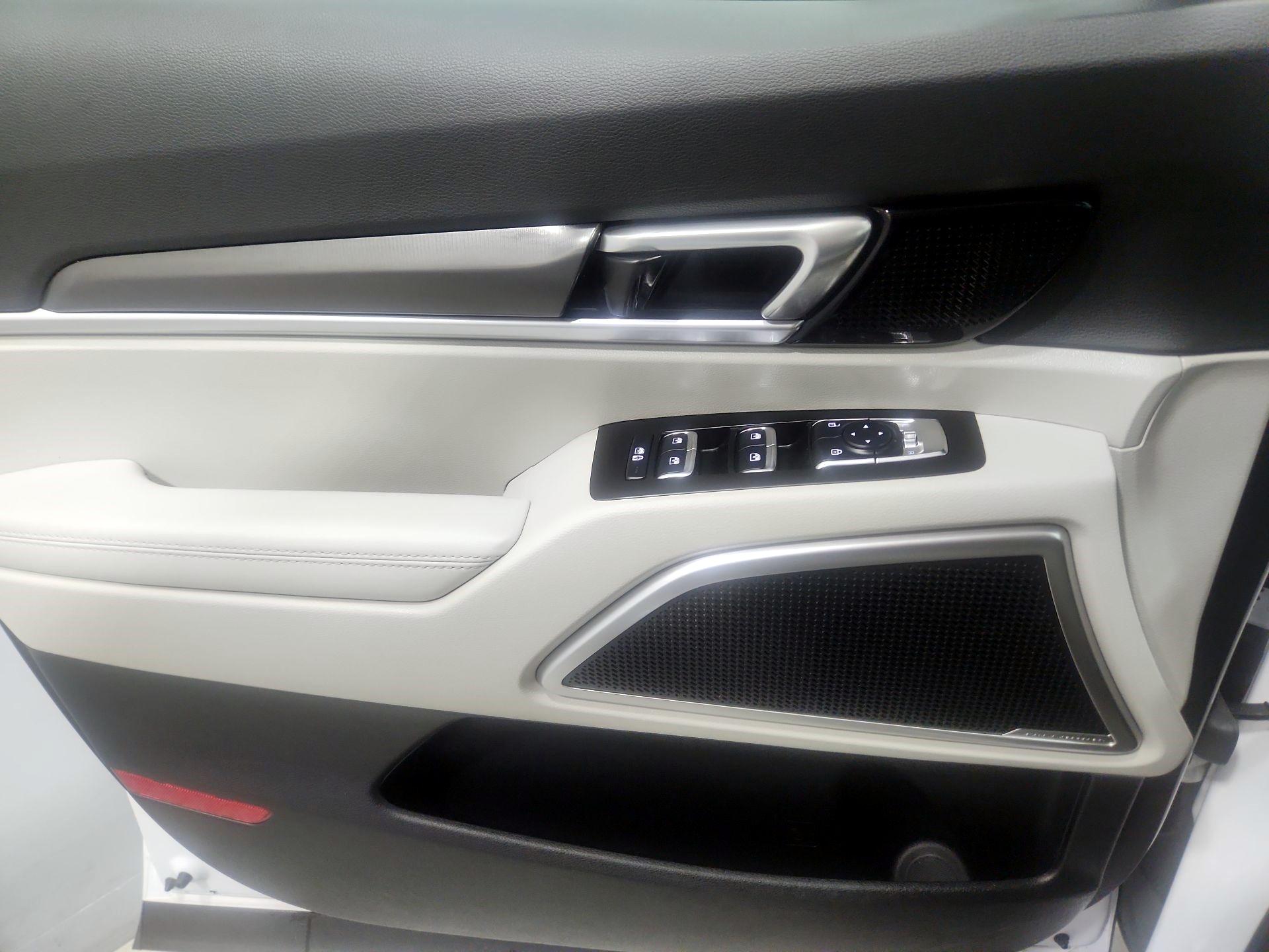 Thumbnail: 2023 Kia Telluride - 12
