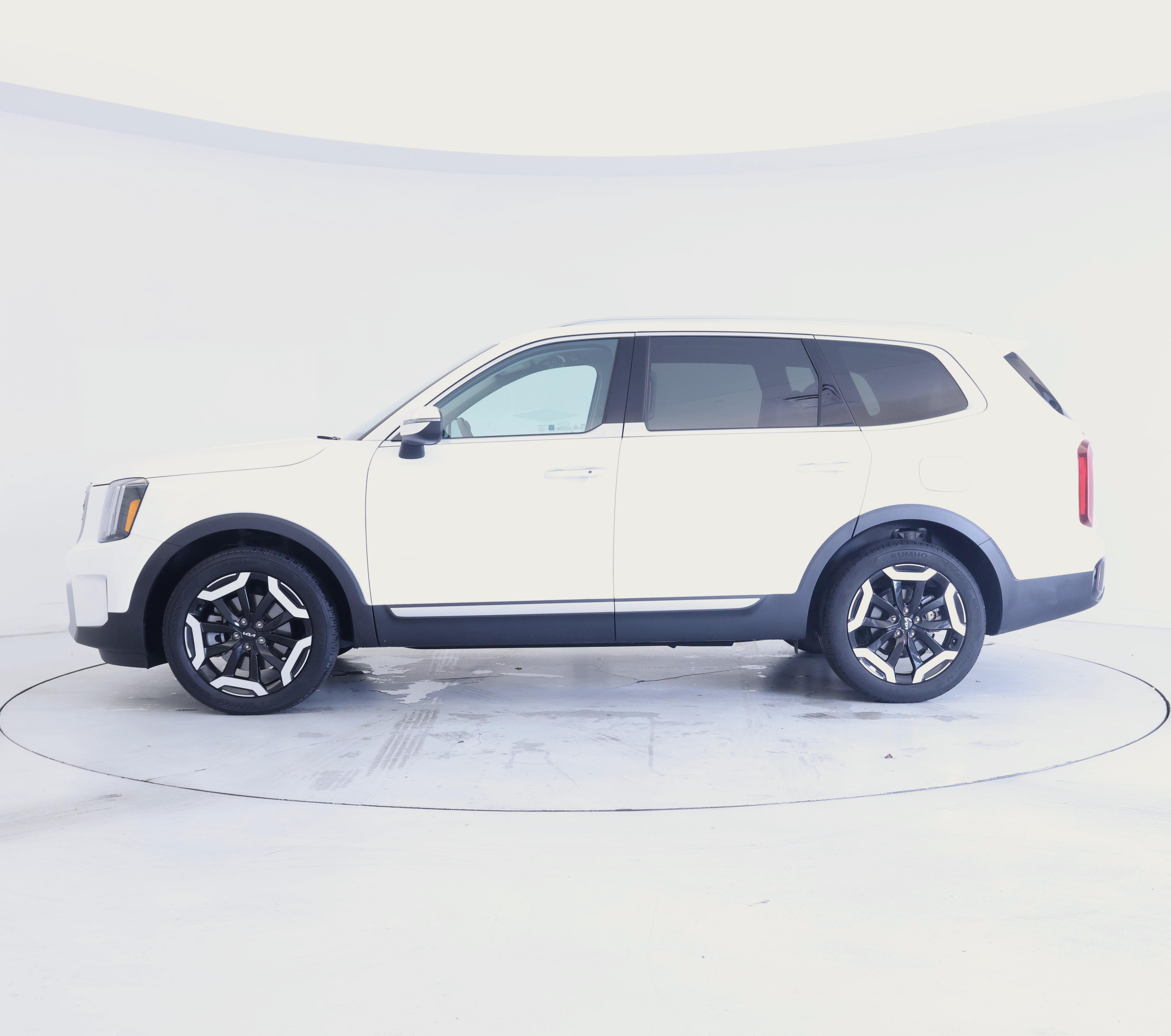 Thumbnail: 2023 Kia Telluride - 3