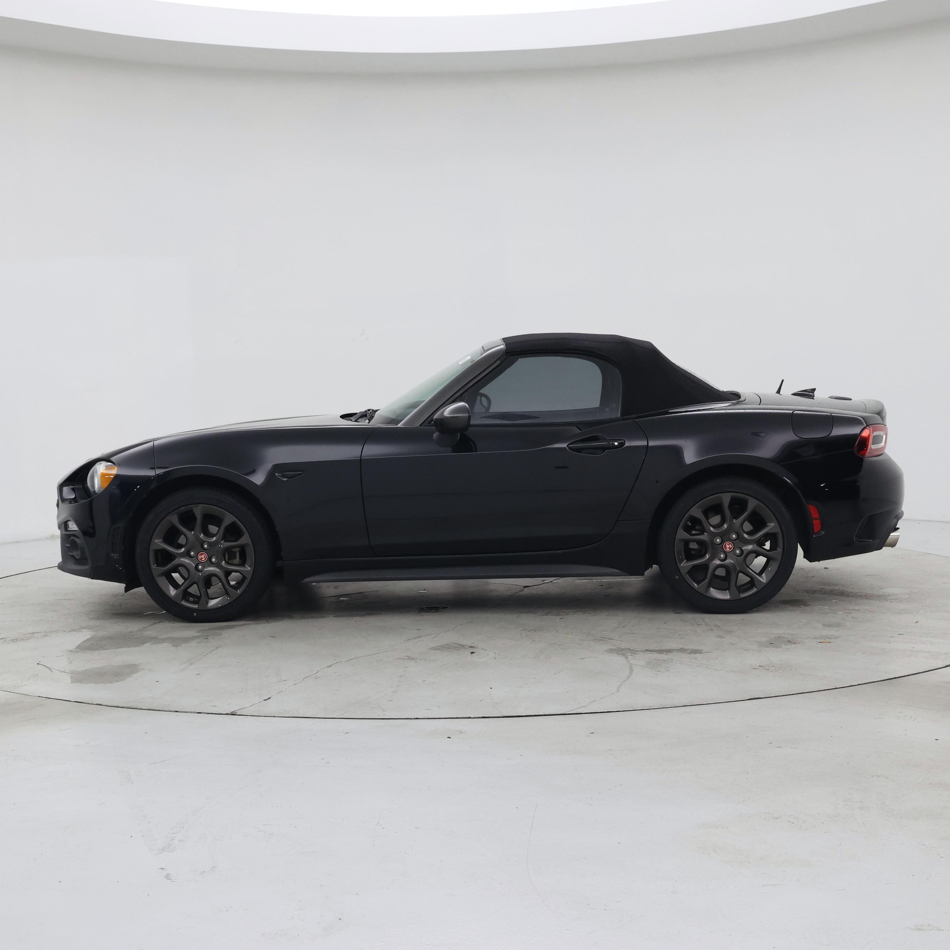 Thumbnail: 2018 Fiat 124 Spider - 3