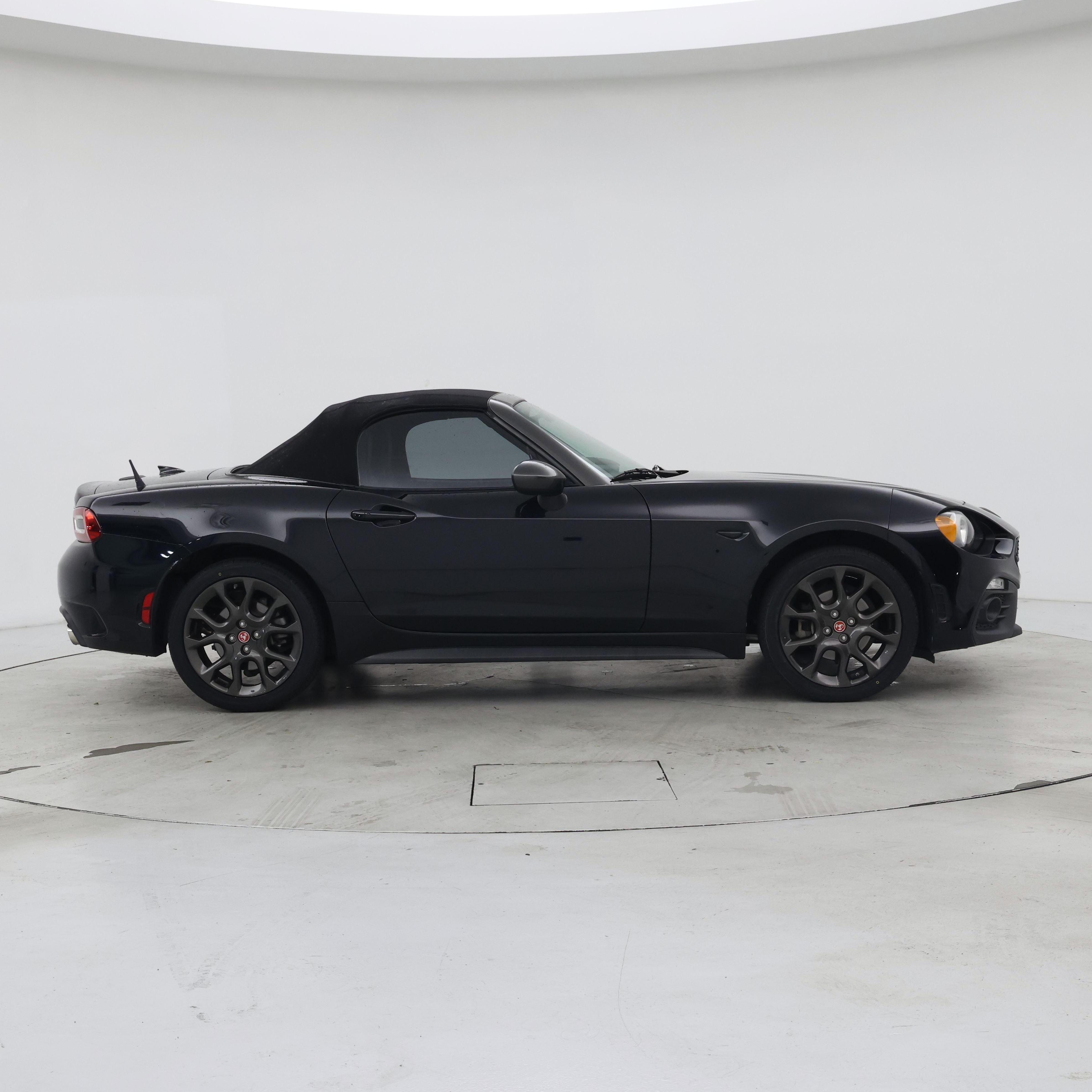 Thumbnail: 2018 Fiat 124 Spider - 7