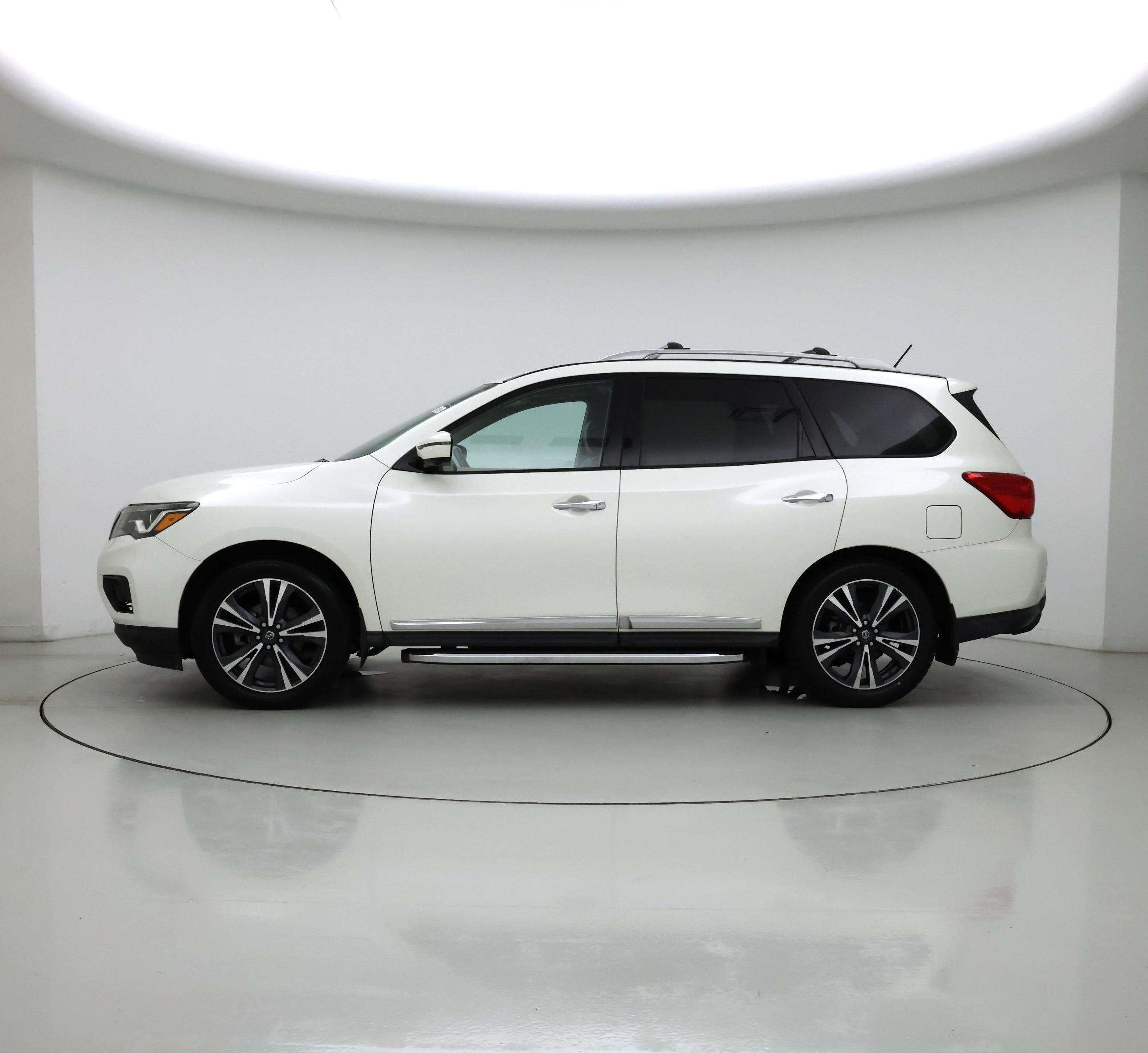 Thumbnail: 2018 Nissan Pathfinder - 3