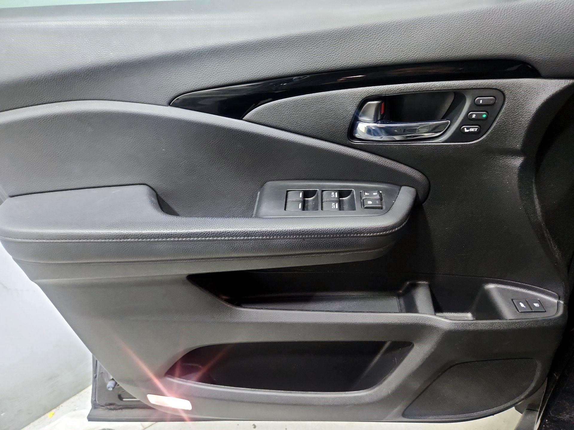 Thumbnail: 2020 Honda Passport - 12