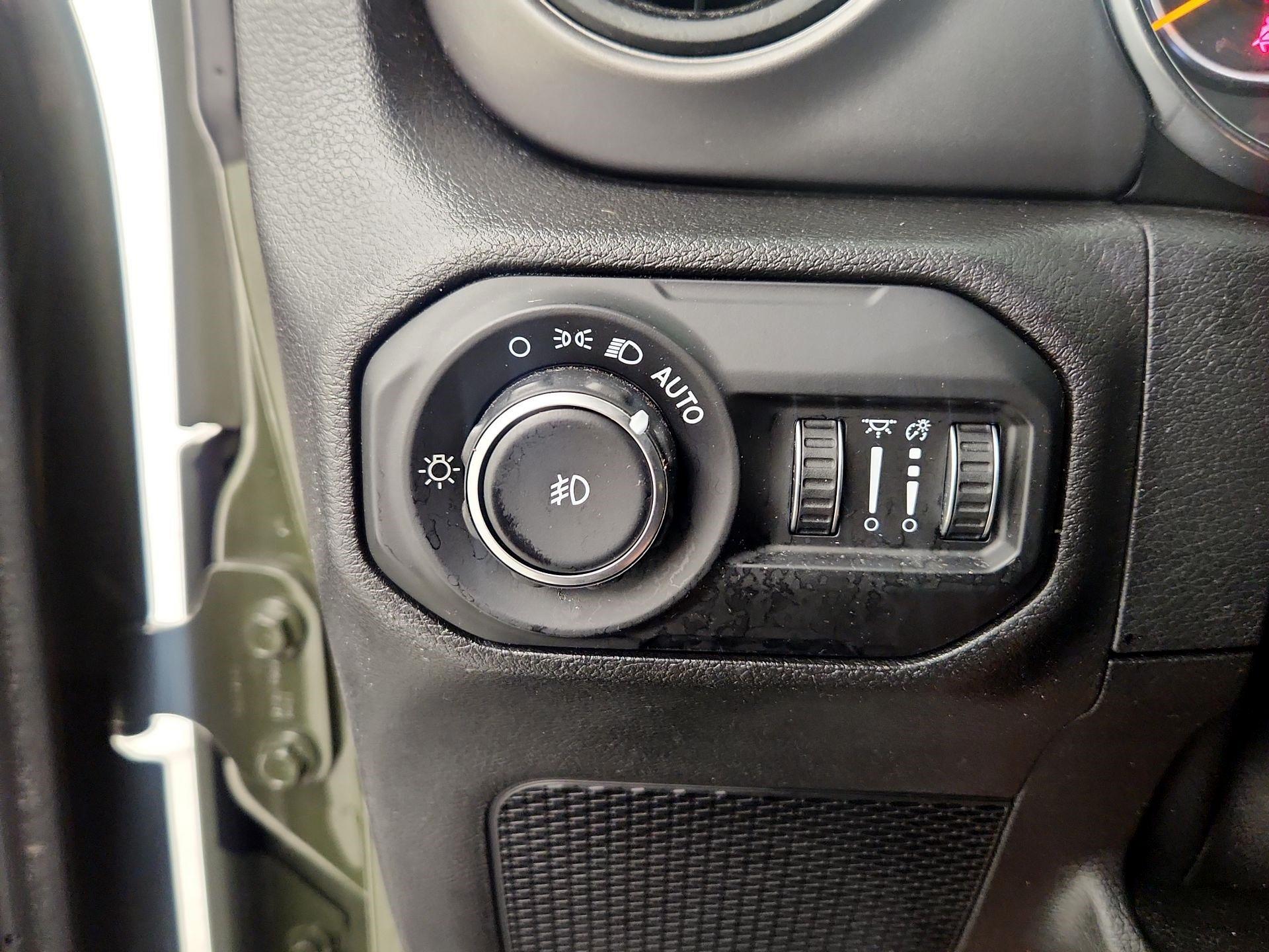 Thumbnail: 2021 Jeep Wrangler - 13