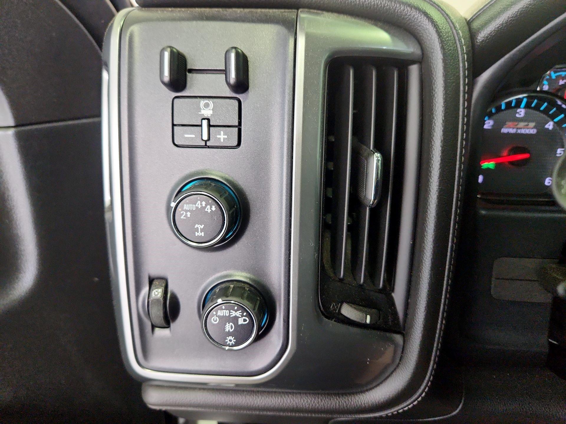 Thumbnail: 2017 Chevrolet Silverado 1500 - 13