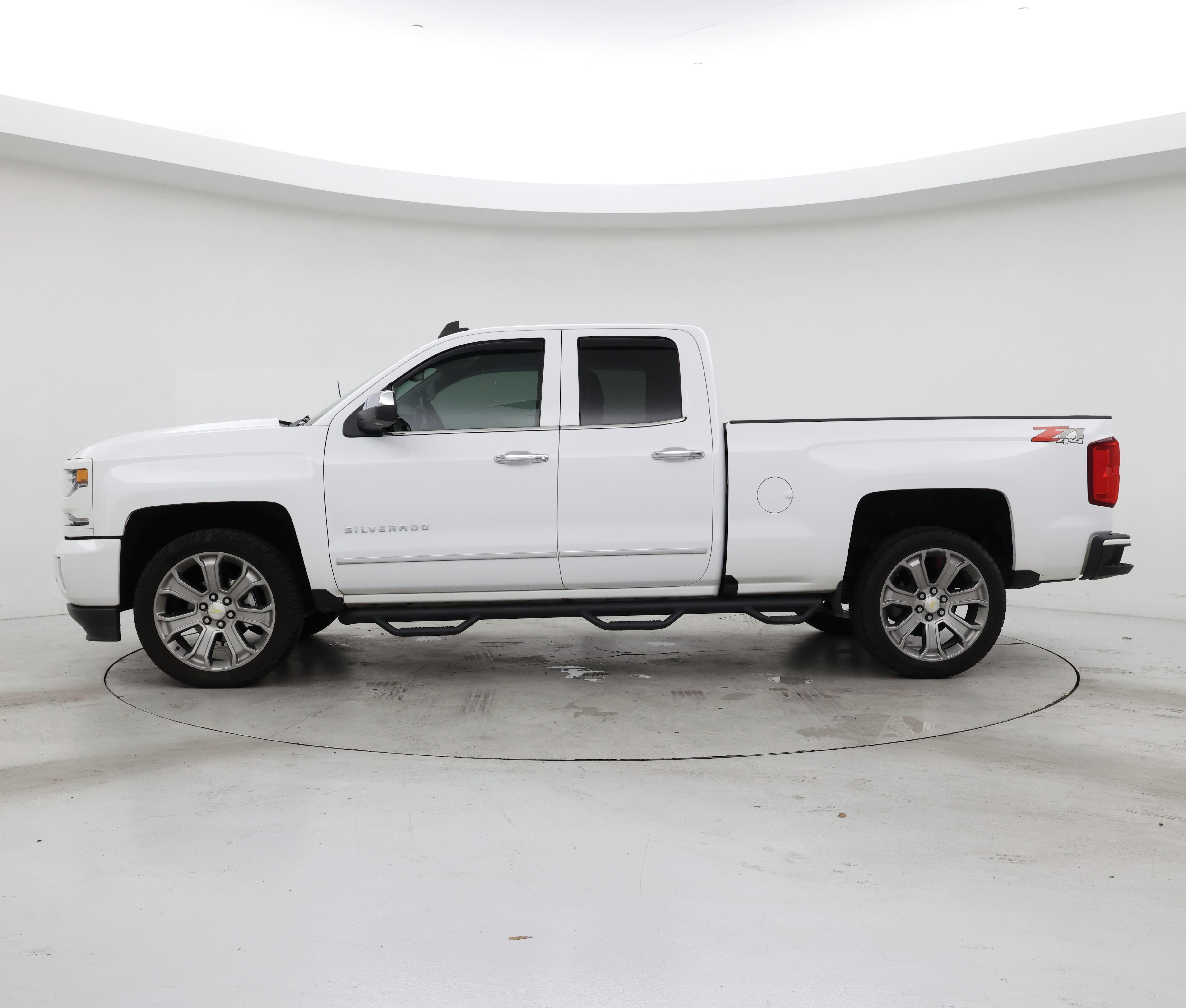 Thumbnail: 2017 Chevrolet Silverado 1500 - 3