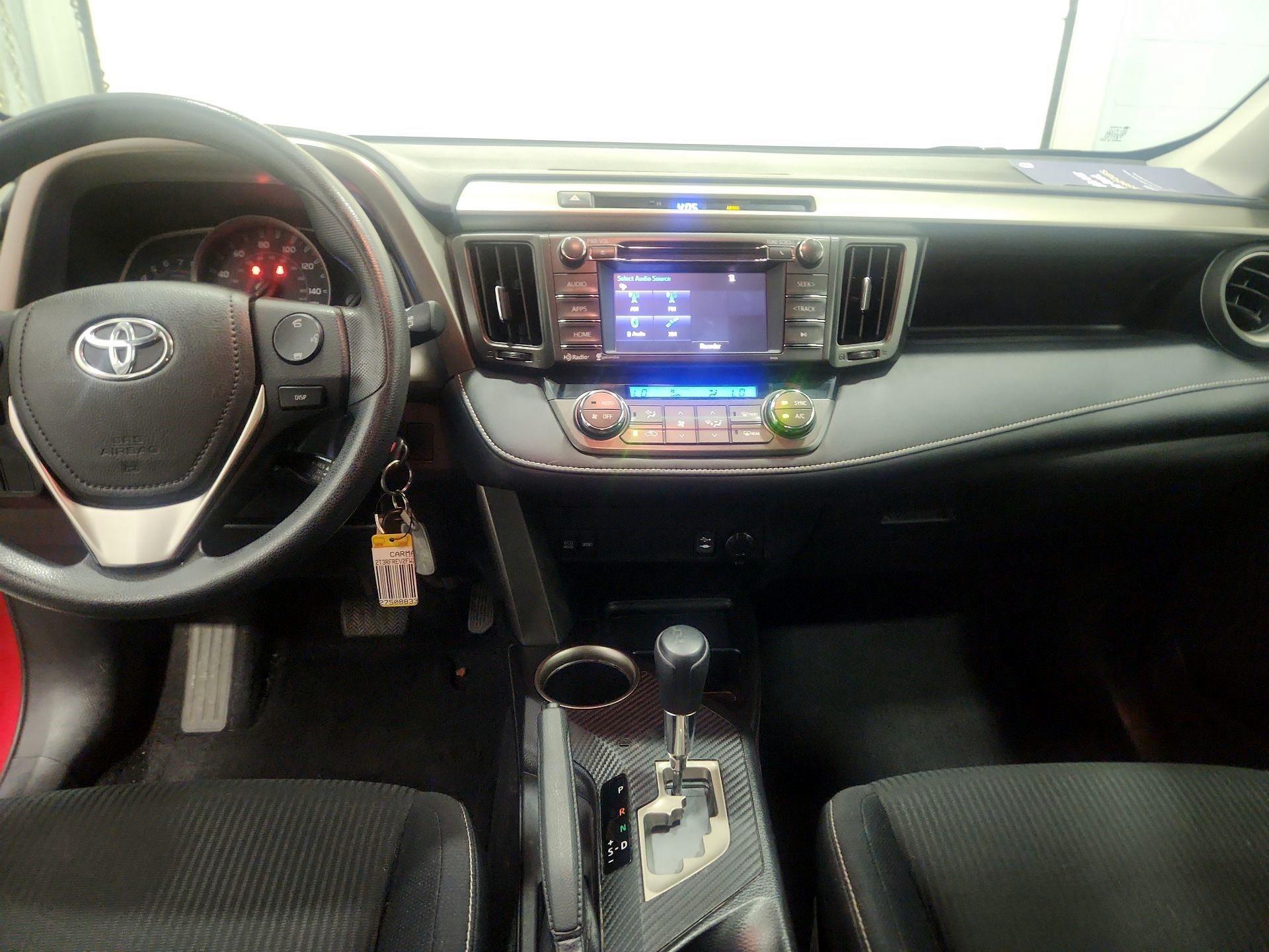Thumbnail: 2015 Toyota RAV4 - 9
