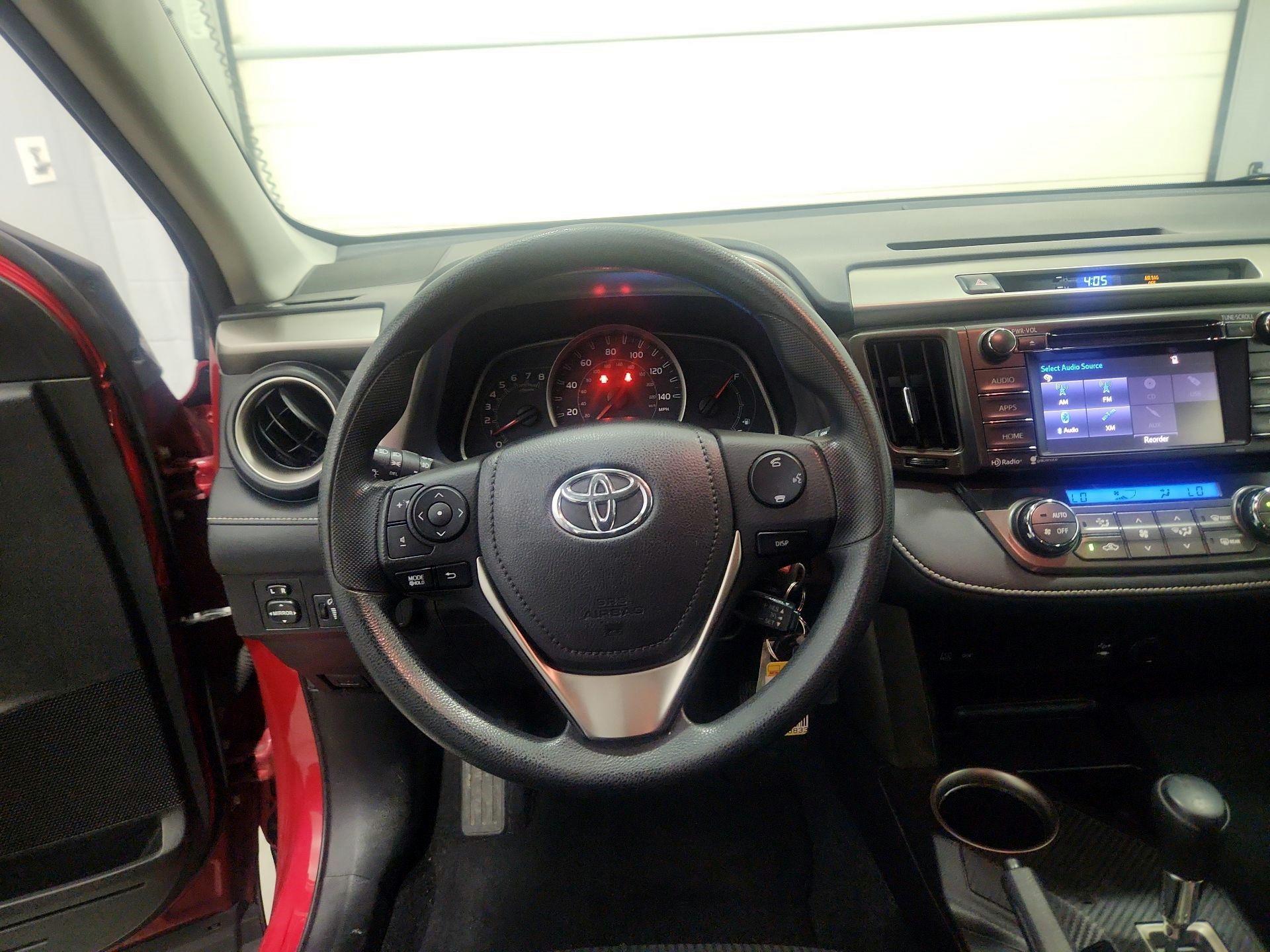 Thumbnail: 2015 Toyota RAV4 - 10