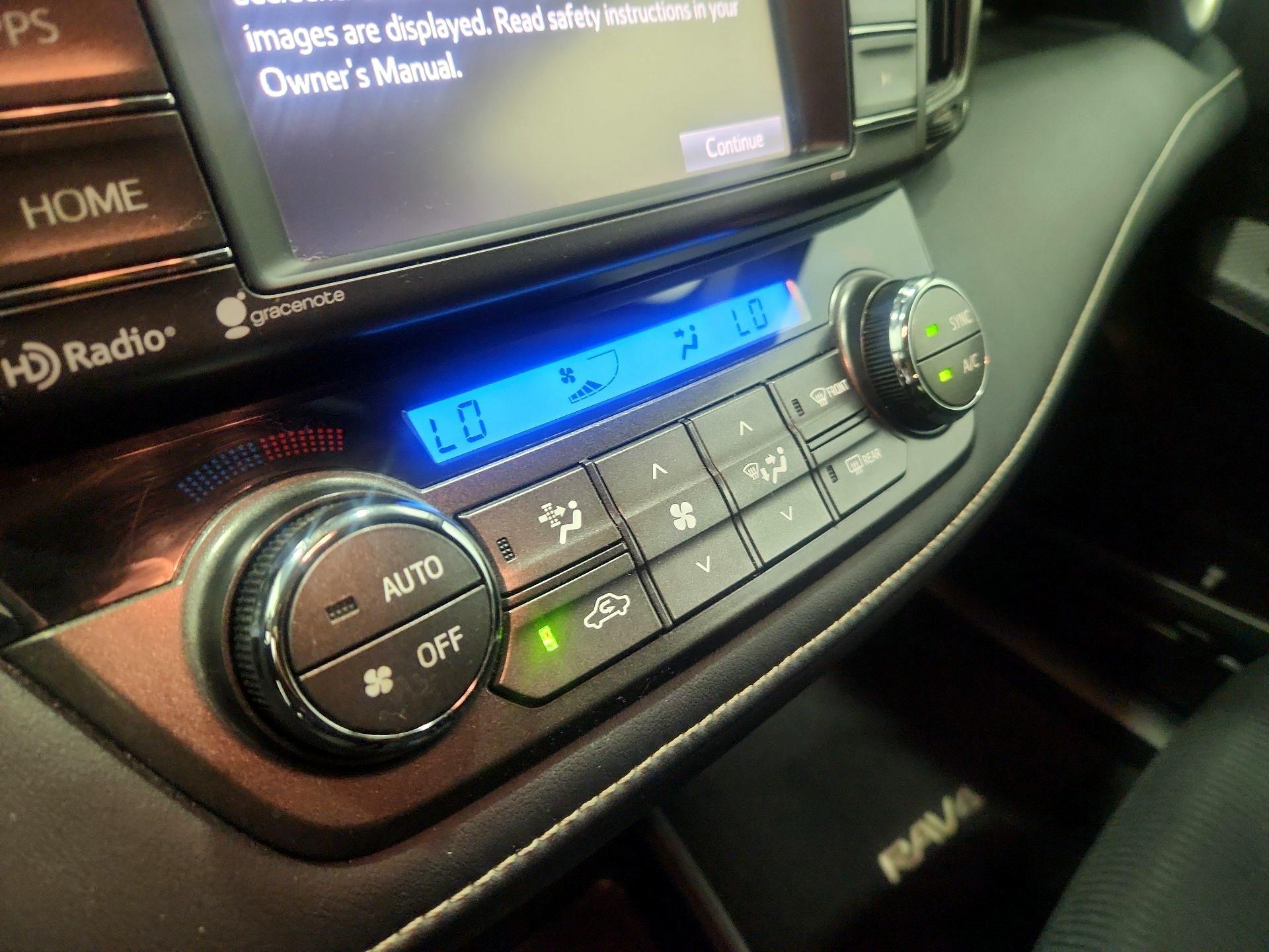 Thumbnail: 2015 Toyota RAV4 - 16