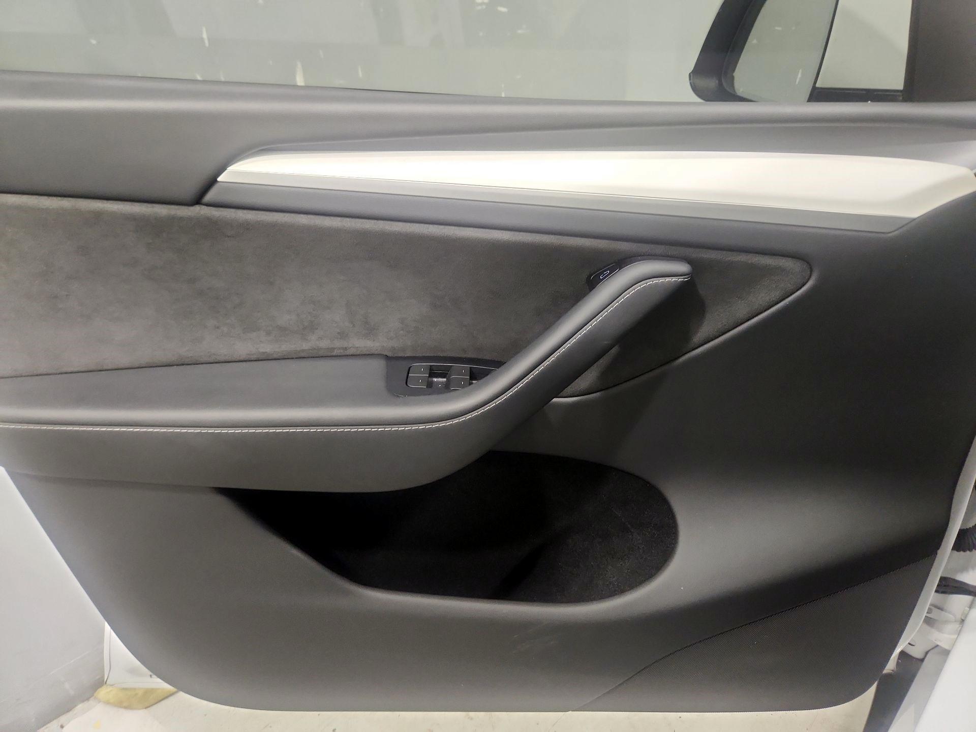 Thumbnail: 2023 Tesla Model Y - 12