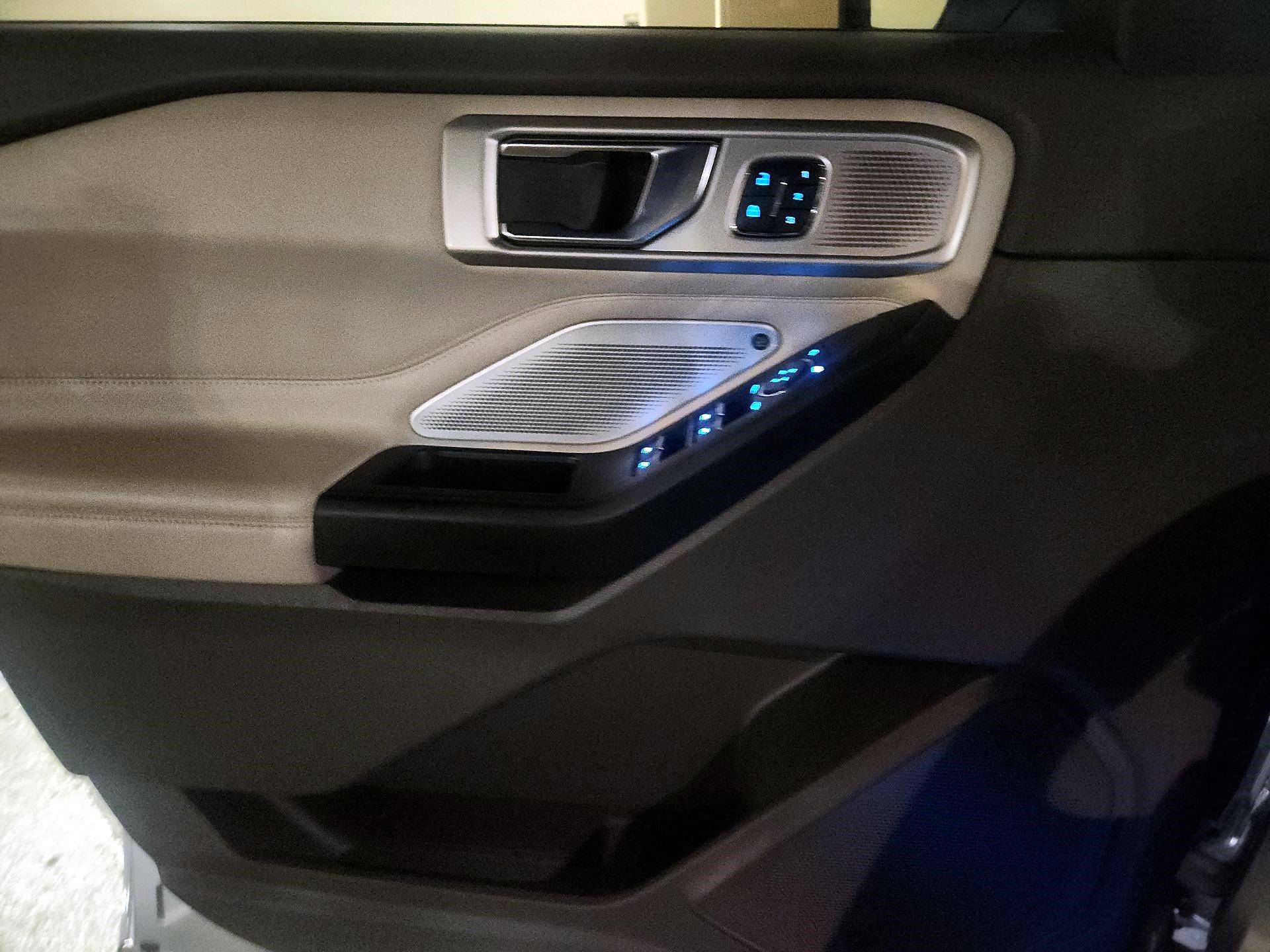 Thumbnail: 2020 Ford Explorer - 12