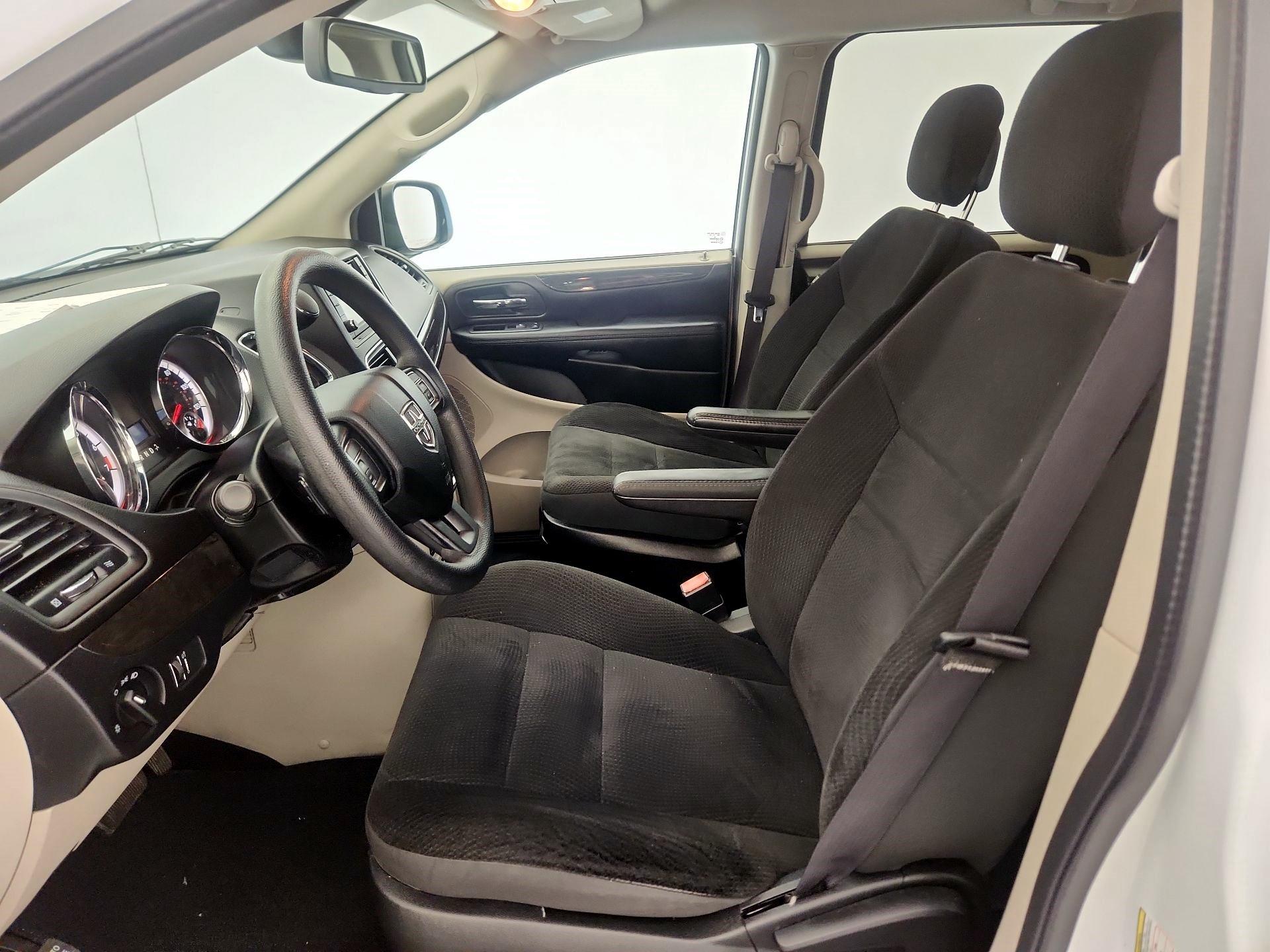 Thumbnail: 2019 Dodge Grand Caravan - 11
