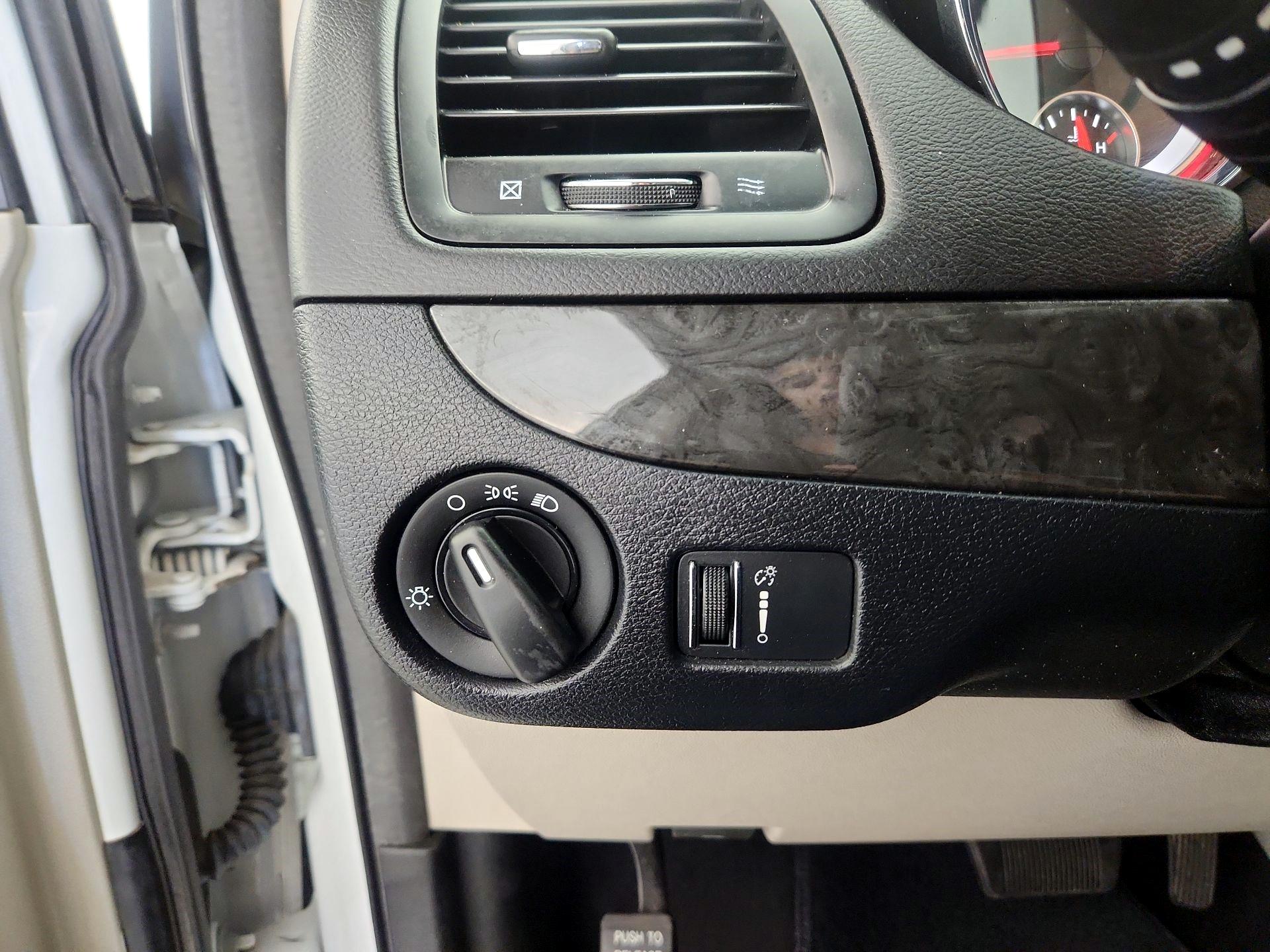 Thumbnail: 2019 Dodge Grand Caravan - 13