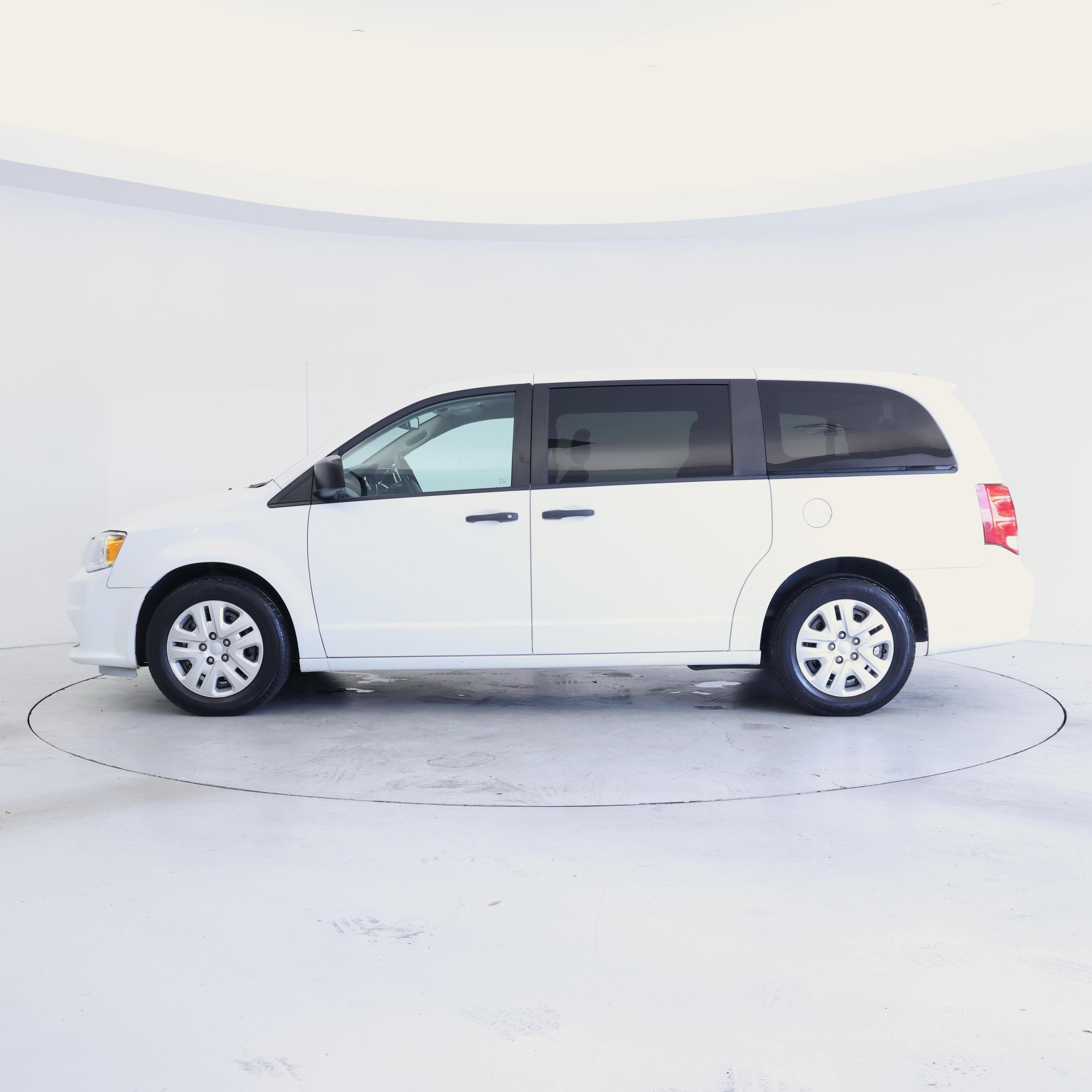 Thumbnail: 2019 Dodge Grand Caravan - 3