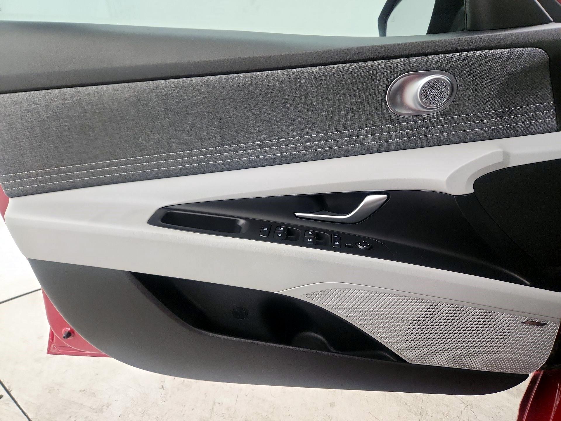 Thumbnail: 2023 Hyundai Elantra - 12