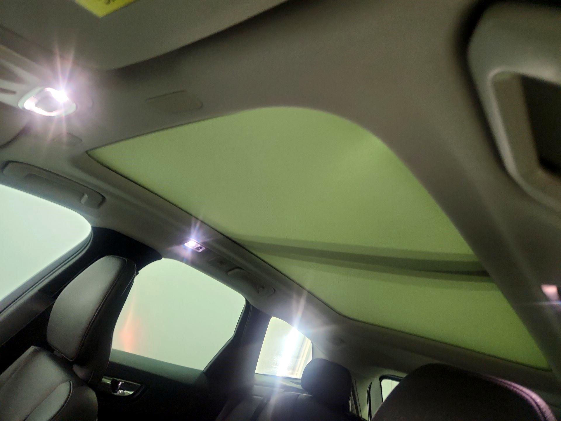 Thumbnail: 2019 Volvo XC60 - 18