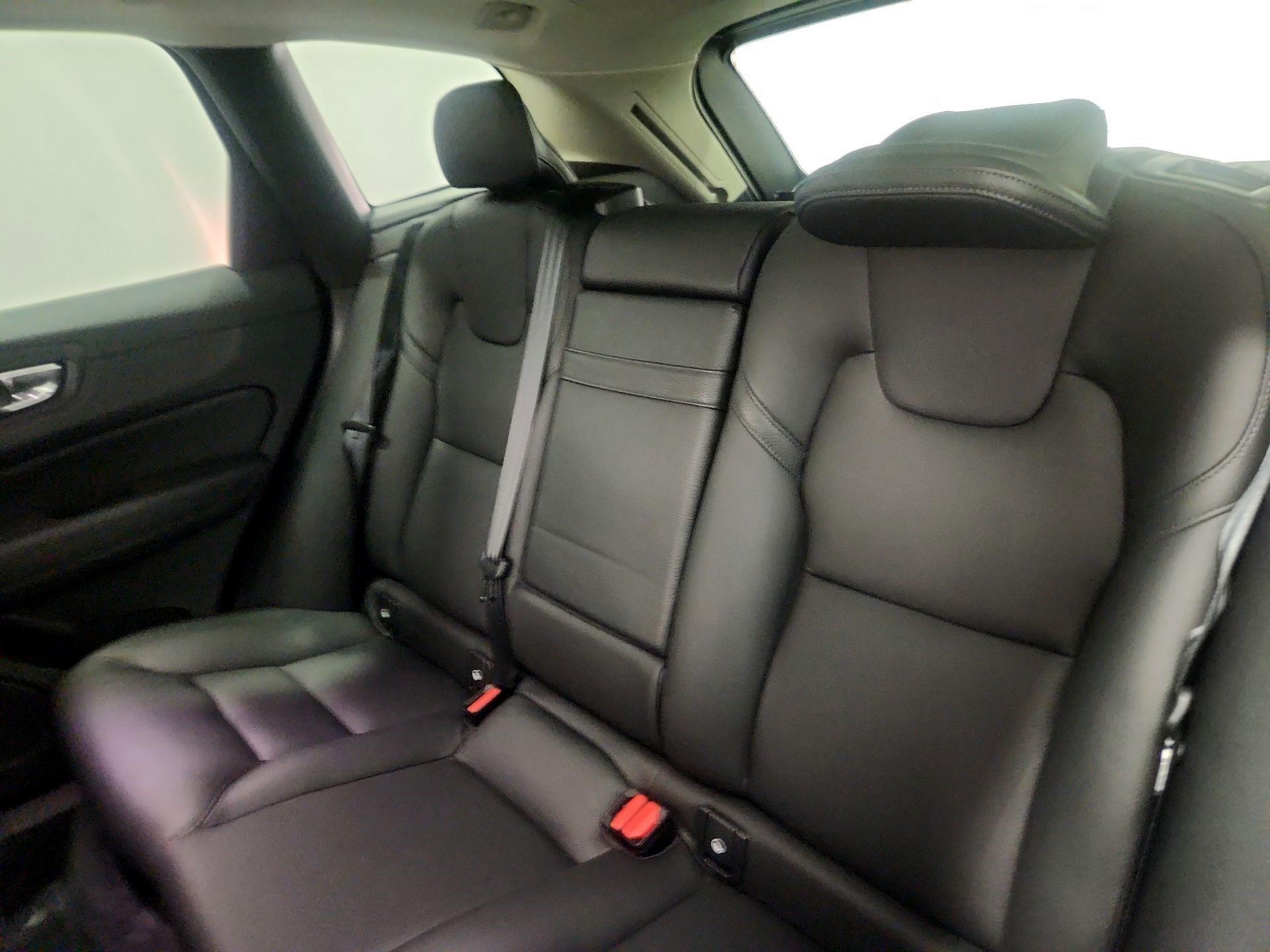 Thumbnail: 2019 Volvo XC60 - 19