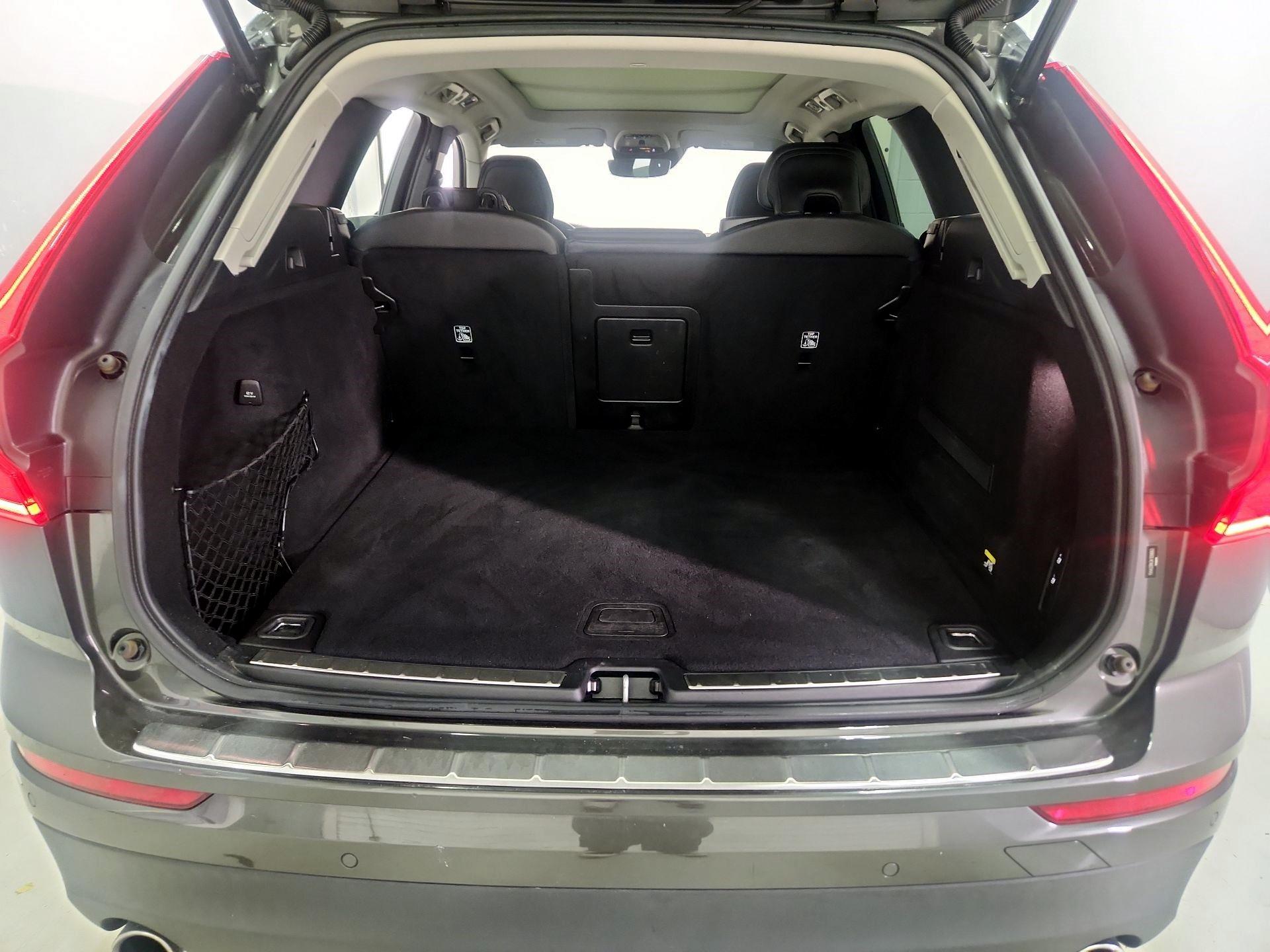 Thumbnail: 2019 Volvo XC60 - 20