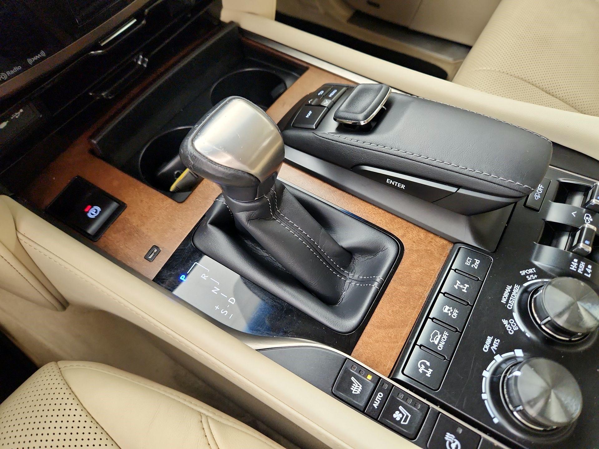 Thumbnail: 2020 Lexus LX - 18