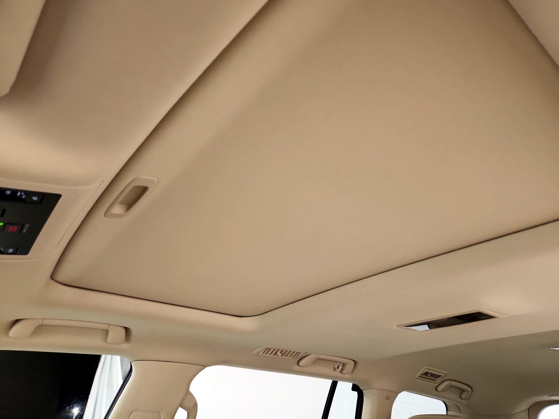 Thumbnail: 2020 Lexus LX - 20