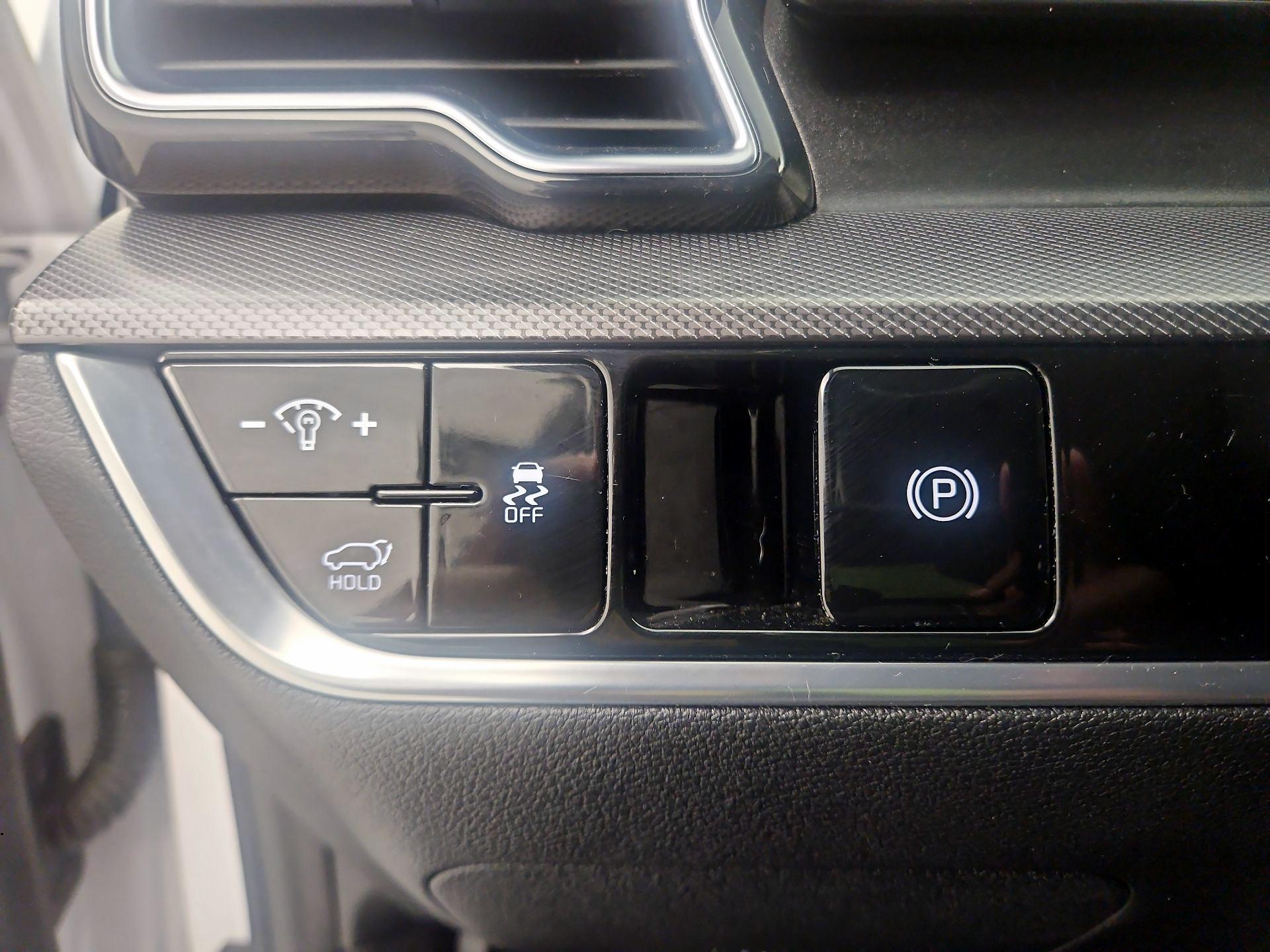 Thumbnail: 2023 Kia Sportage - 13