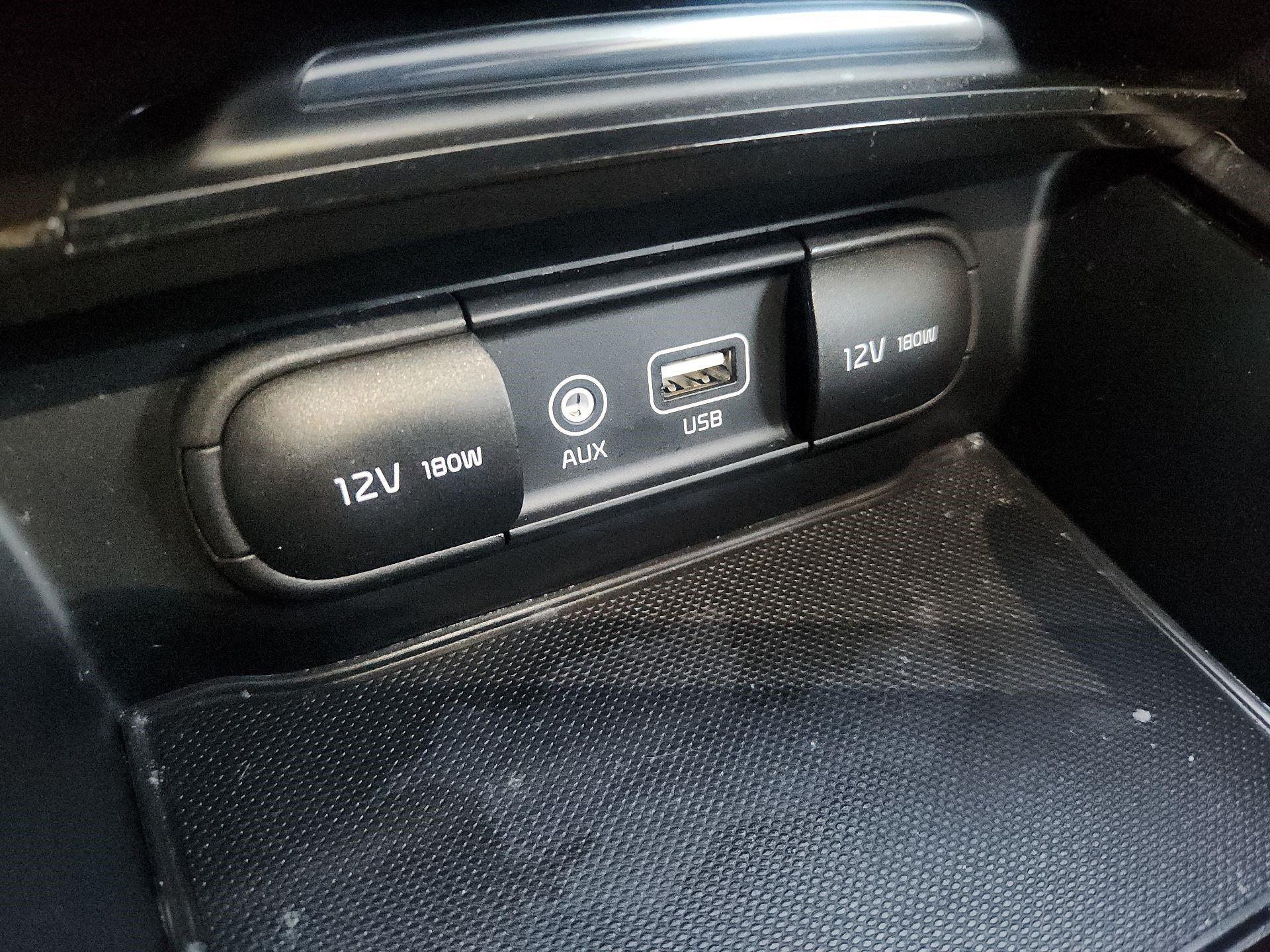 Thumbnail: 2016 Kia Optima - 19