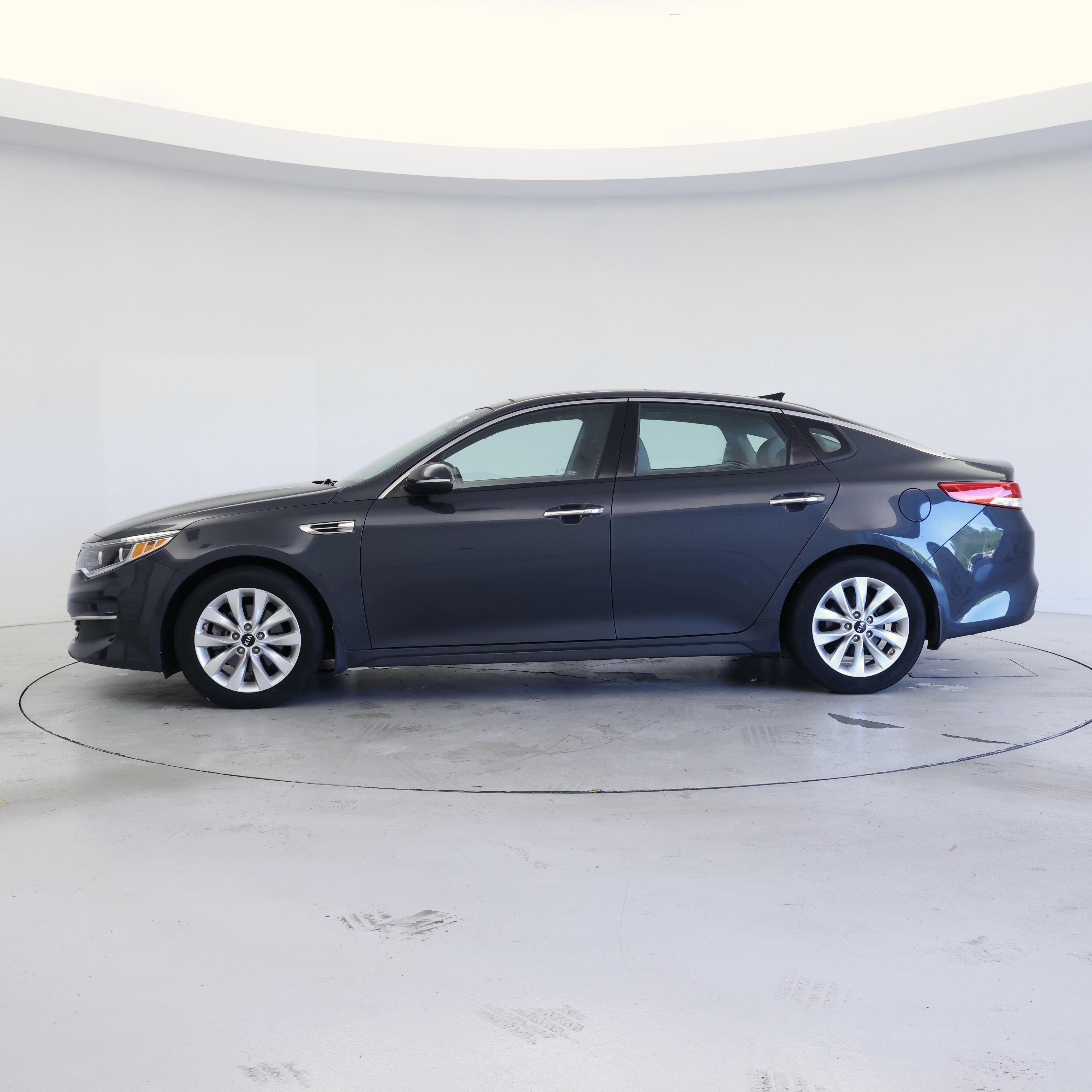 Thumbnail: 2016 Kia Optima - 3