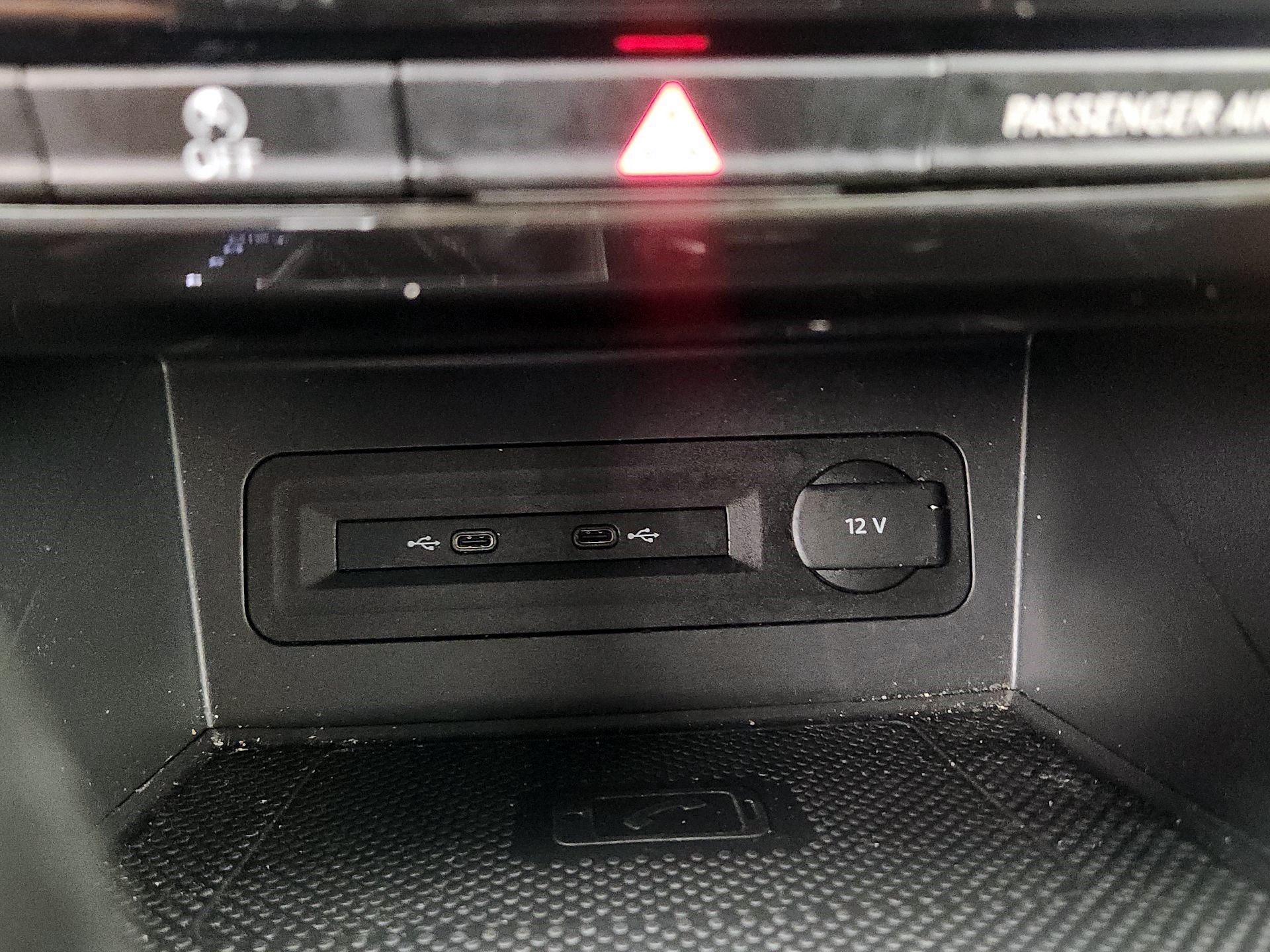 Thumbnail: 2021 Volkswagen Atlas - 18