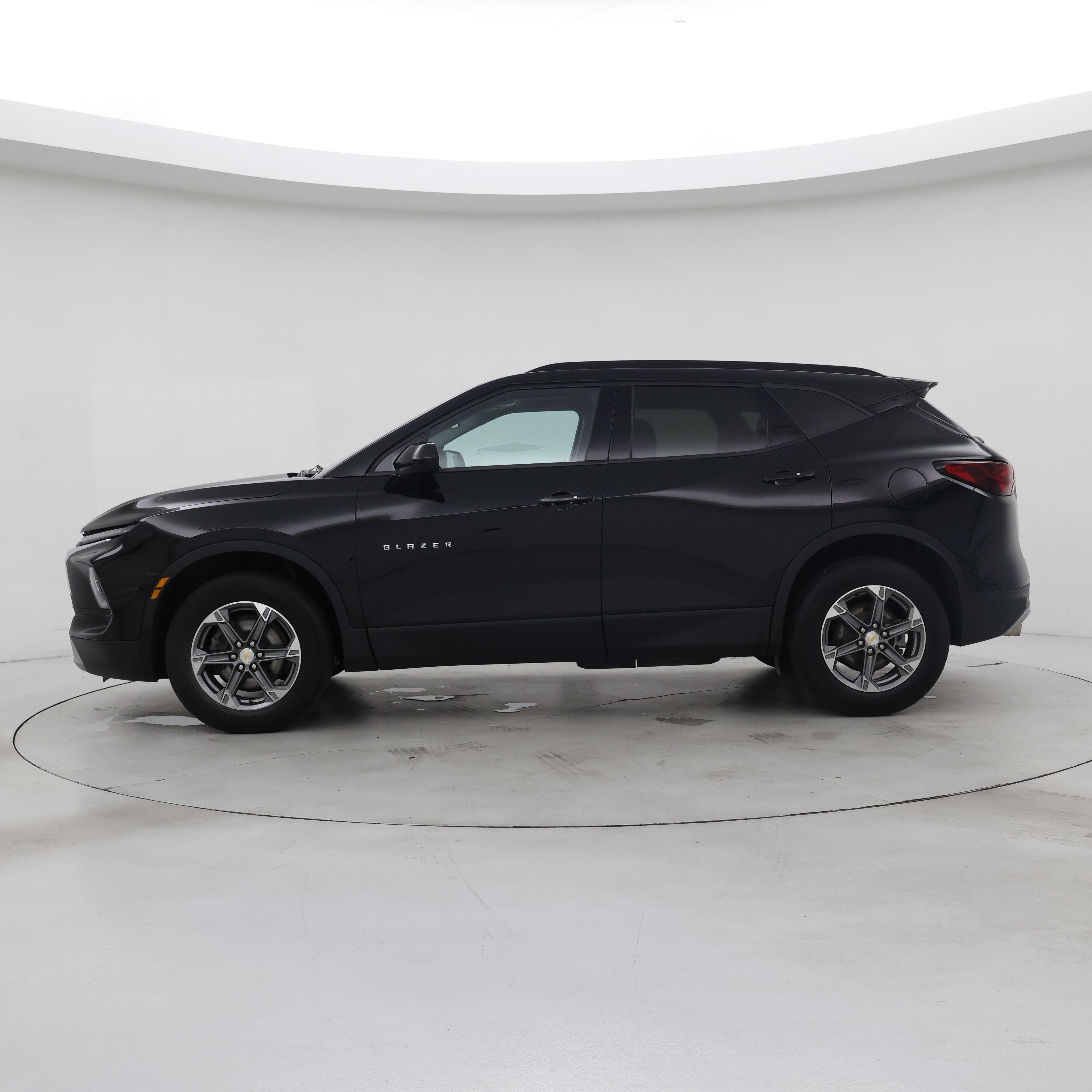 Thumbnail: 2023 Chevrolet Blazer - 3