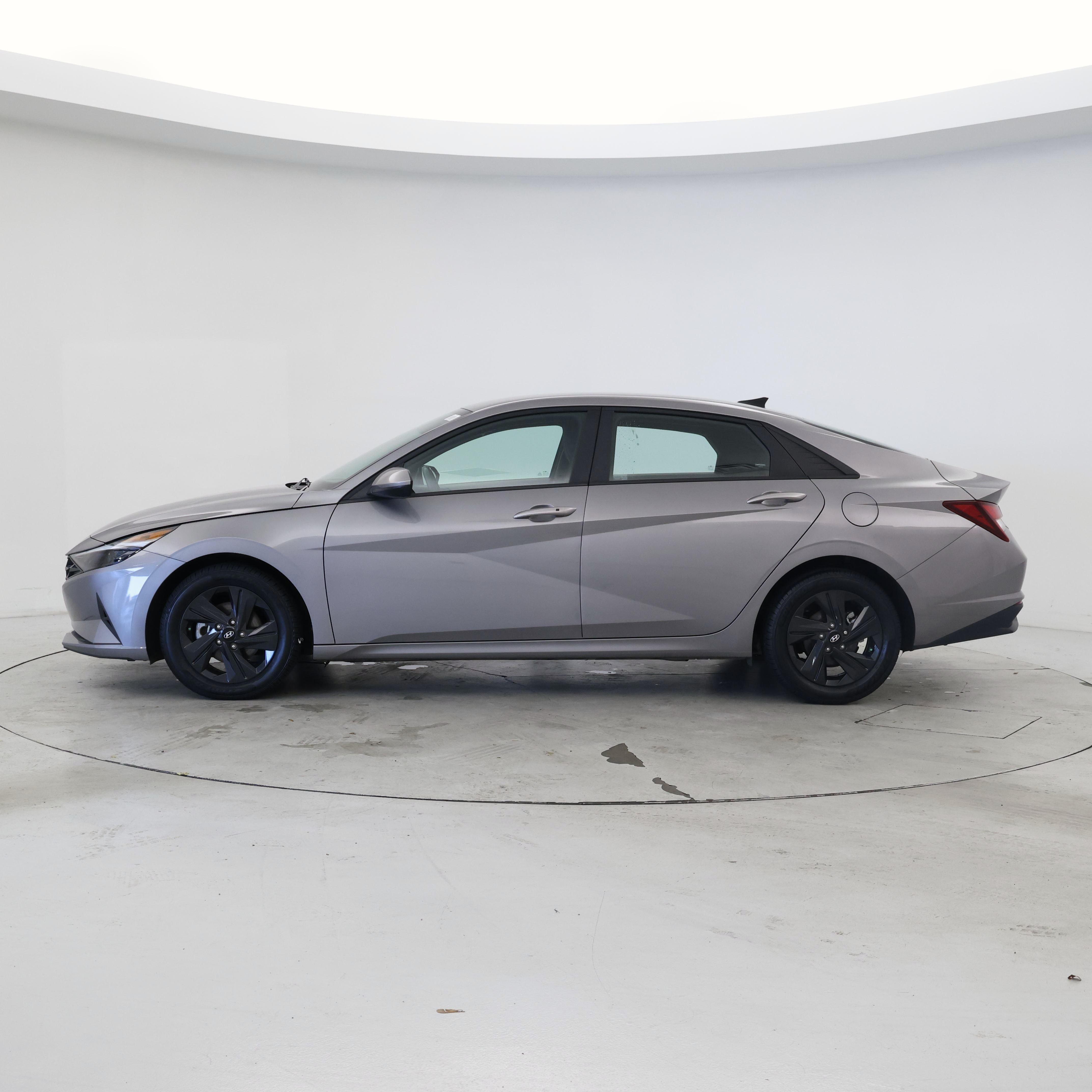 Thumbnail: 2023 Hyundai Elantra - 3
