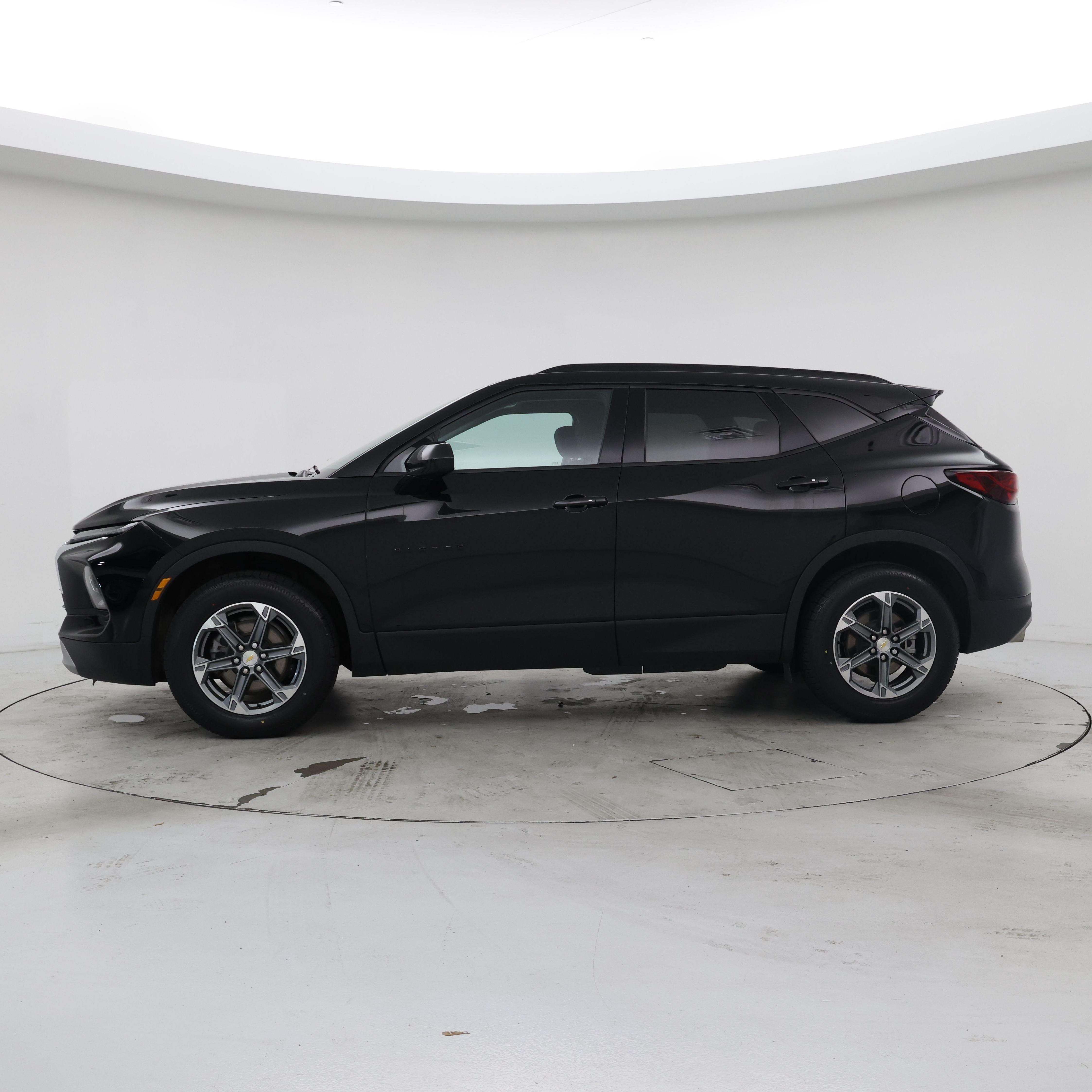 Thumbnail: 2023 Chevrolet Blazer - 3