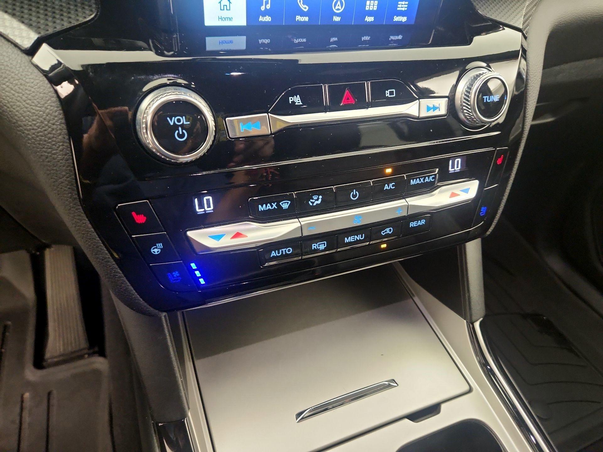 Thumbnail: 2021 Ford Explorer - 16