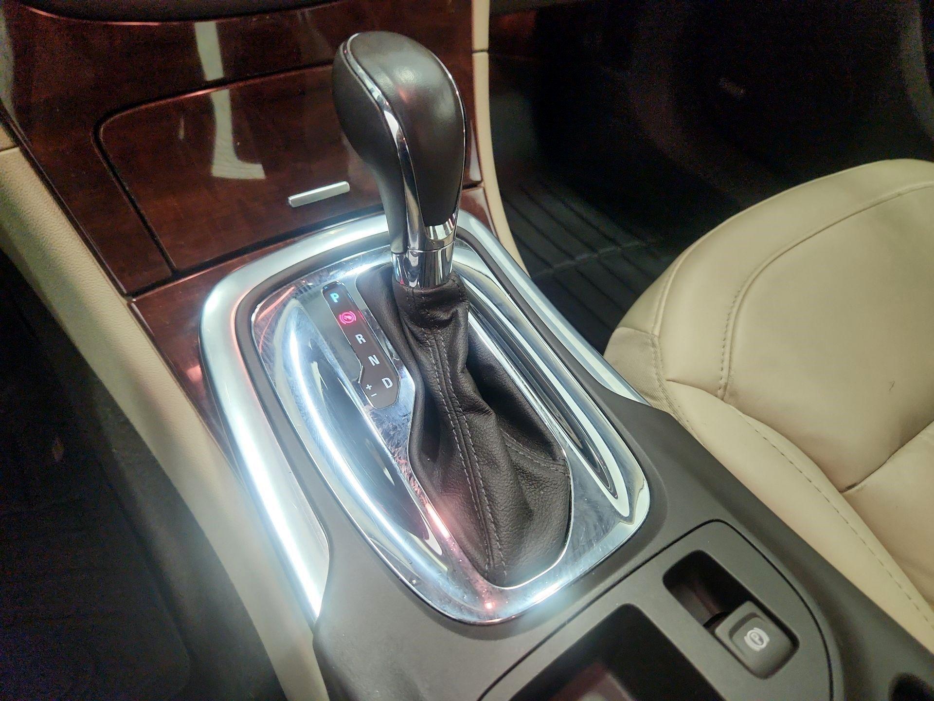 Thumbnail: 2016 Buick Regal - 17